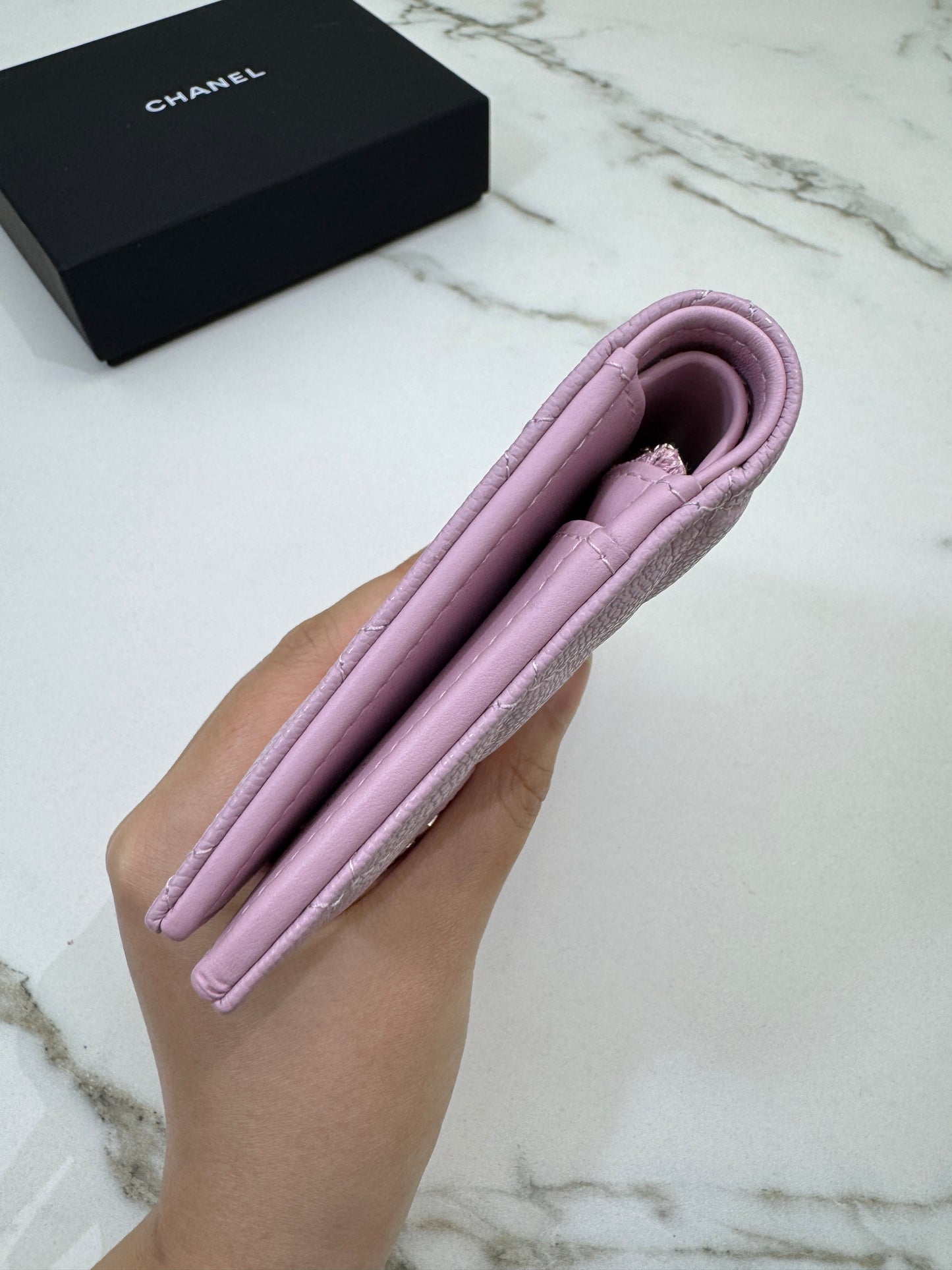CHANEL Passport Holder 粉紅色淺金扣
