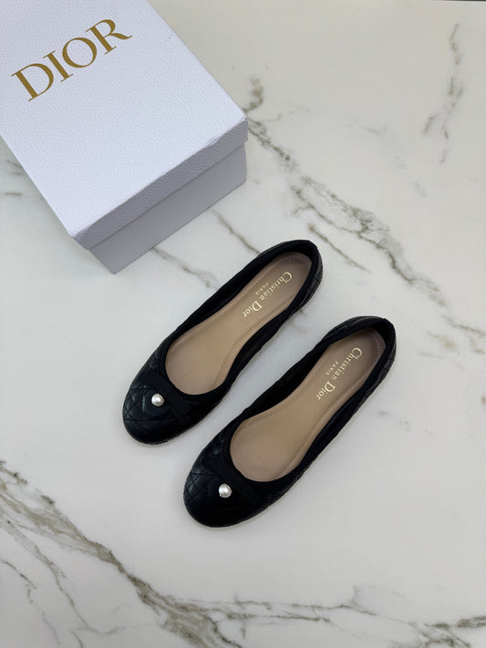 DIOR 珍珠Ballet Flat