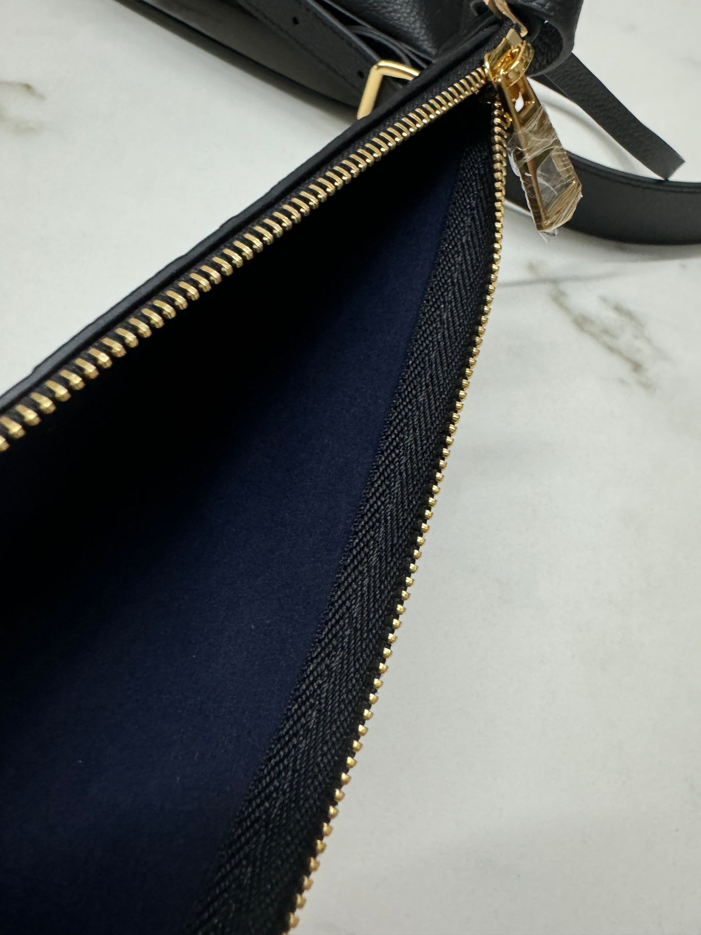 LV Carryall 全皮黑 PM