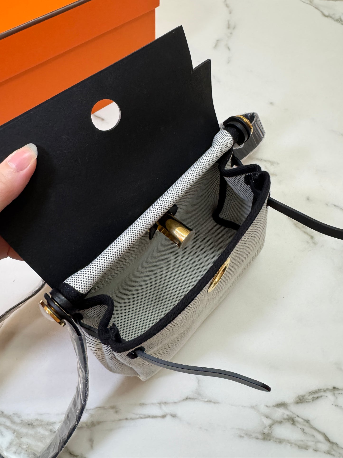 HERMES Mini Herbag 熊貓色 金扣 H Viking 帆布