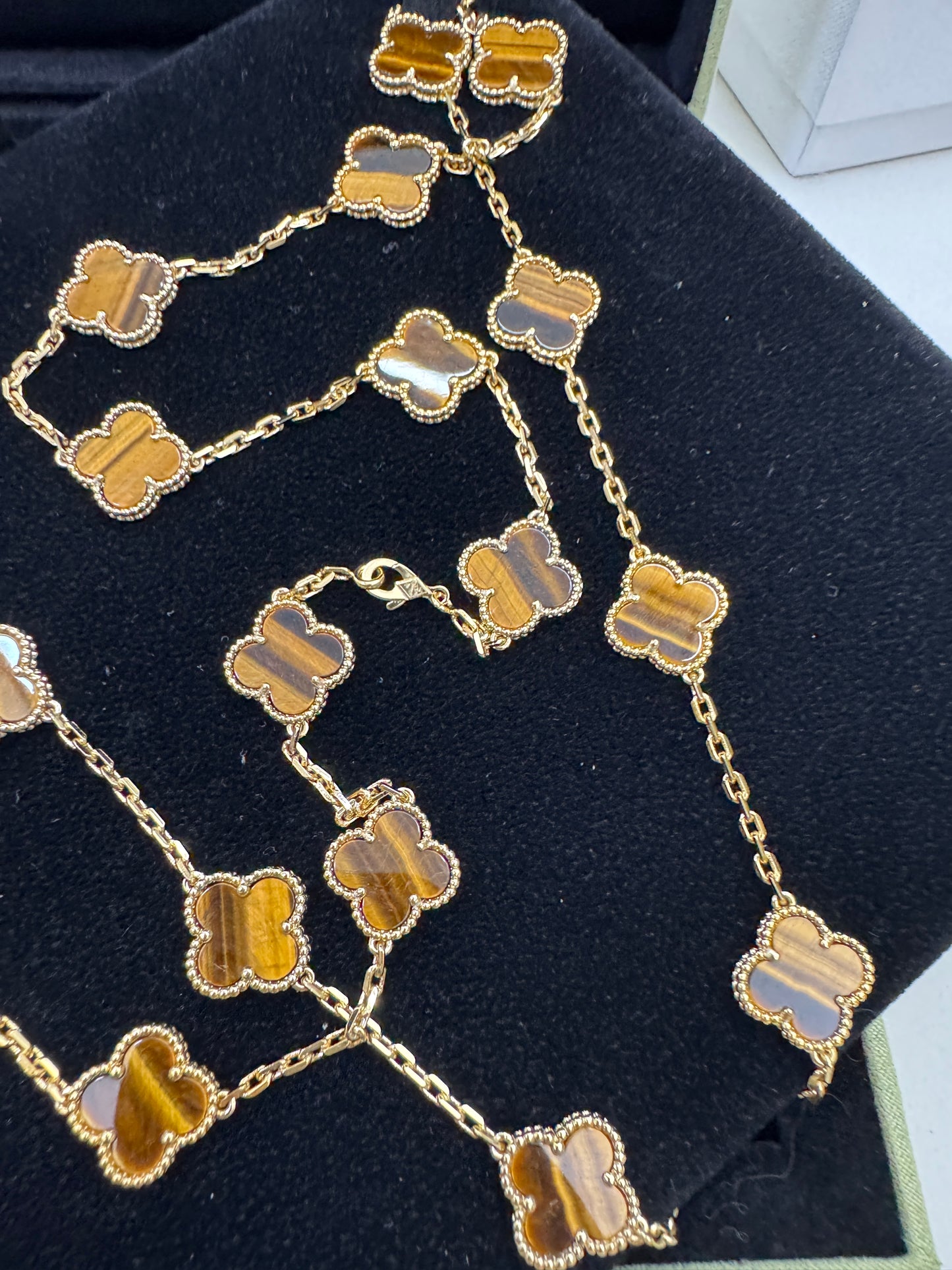 VCA Vintage Alhambra 20 Motif 20花虎眼石