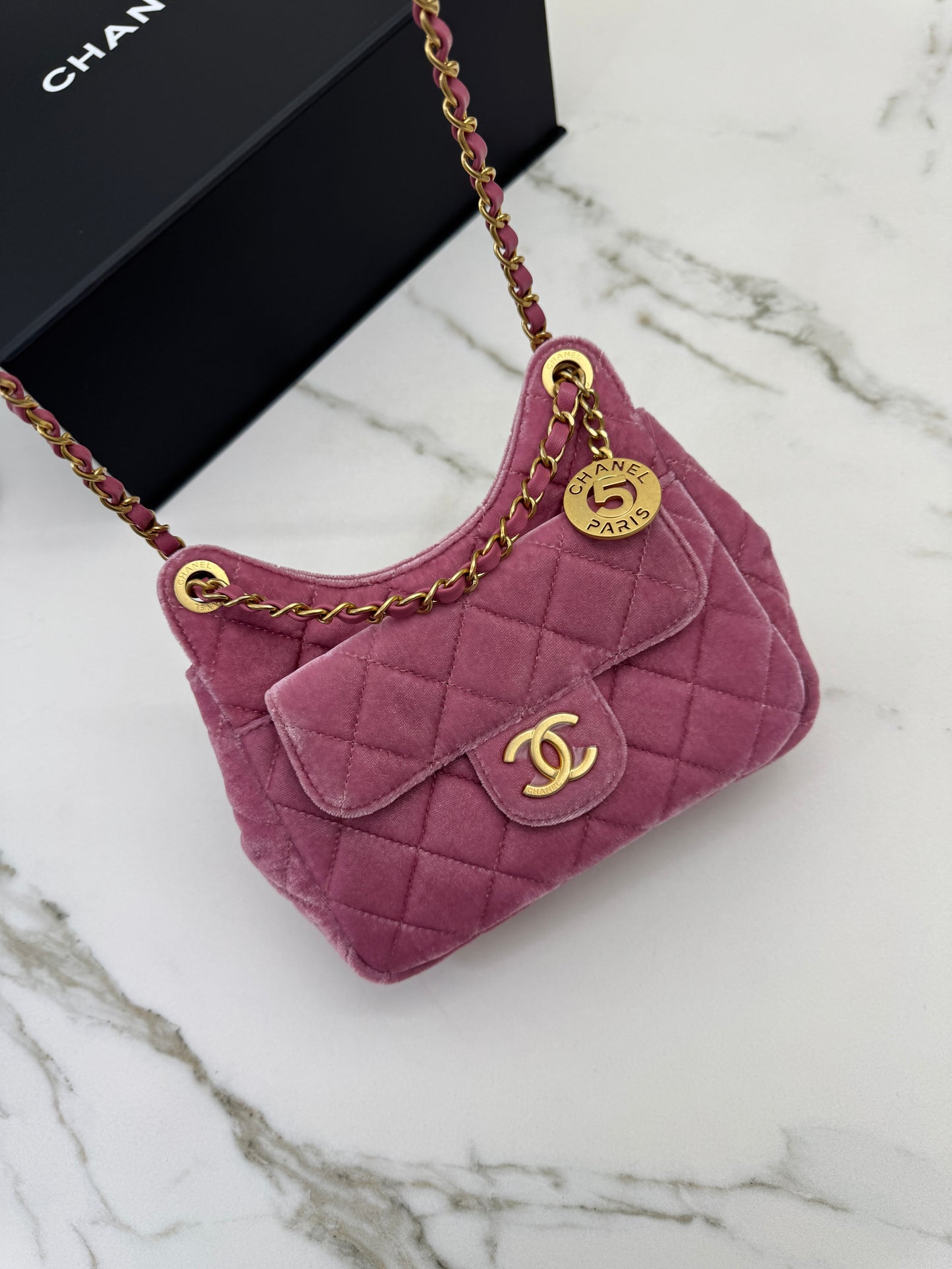 CHANEL 天貓精靈 乾燥玫瑰粉絲絨