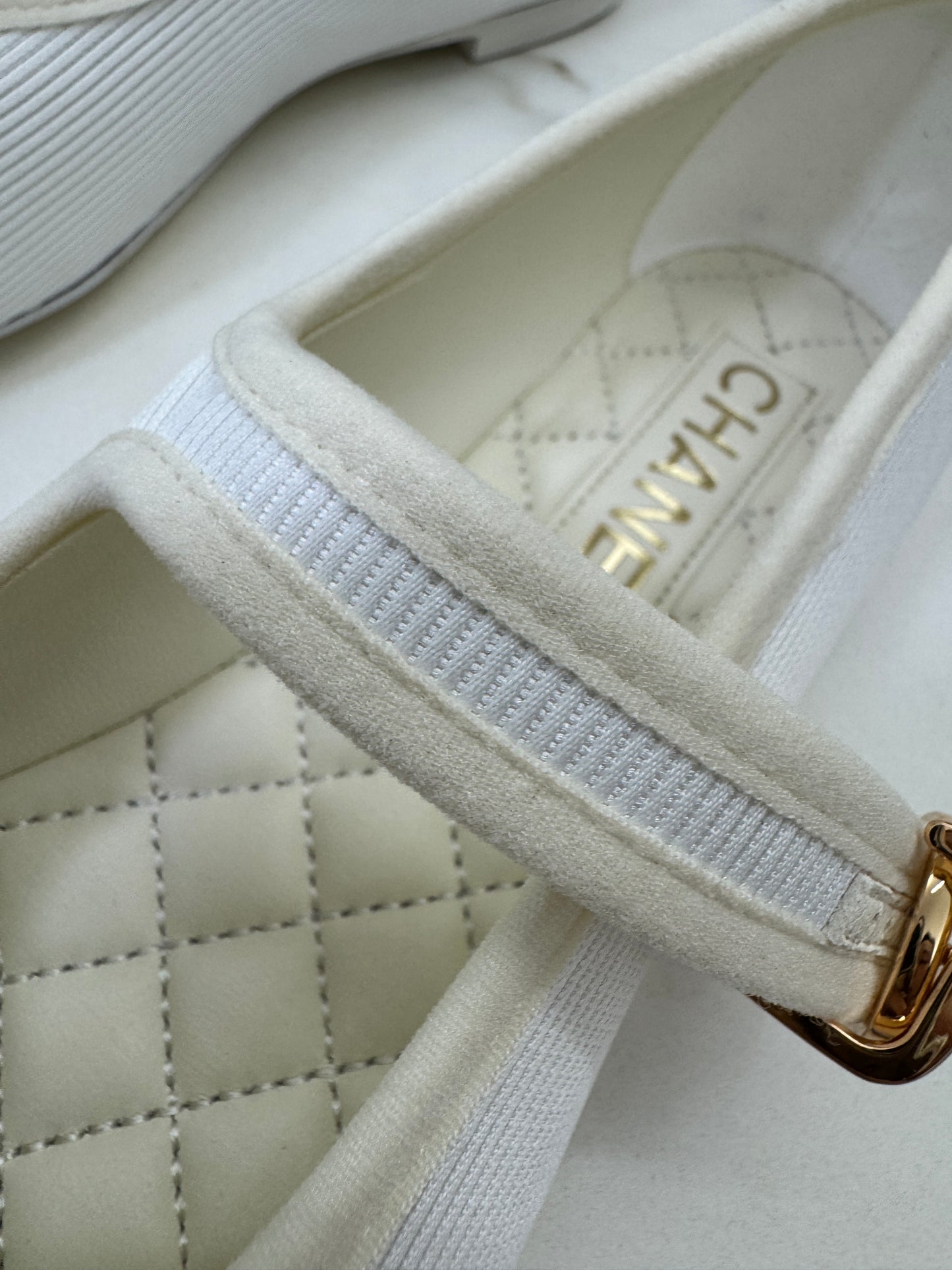 CHANEL 24S Mary Jane 芭蕾舞鞋 白色娟布