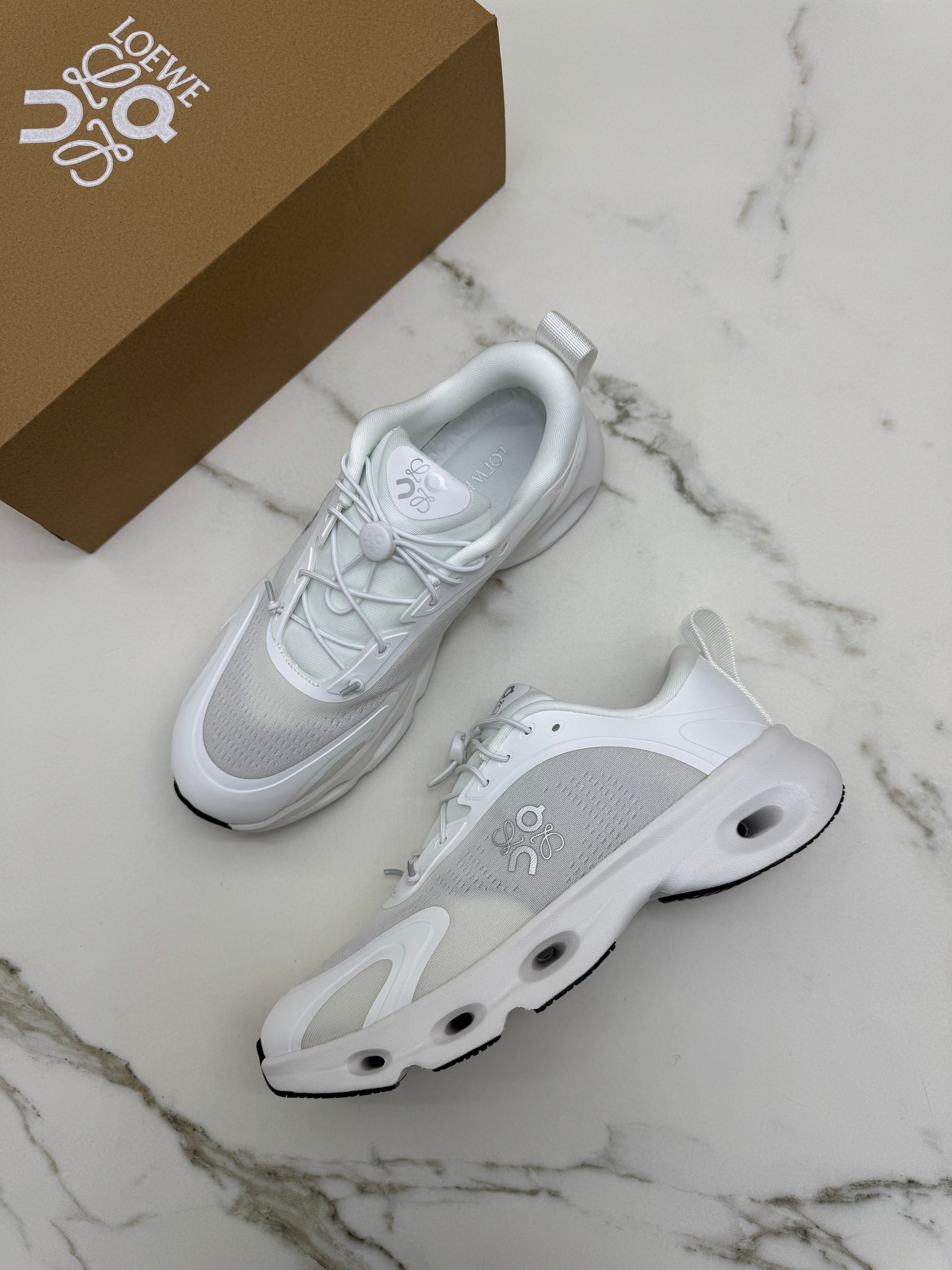 LOEWE X ON 8.0 Sneaker 白色– TQL（Top Quality Luxury)