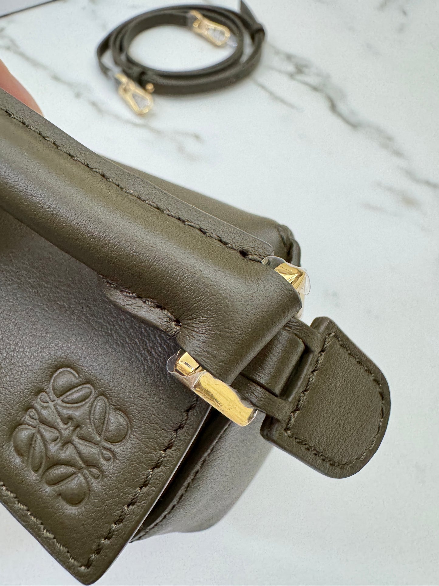 LOEWE Mini Puzzle 深卡其綠