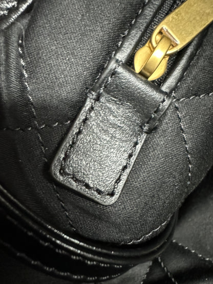 CHANEL 22 Backpack 黑金