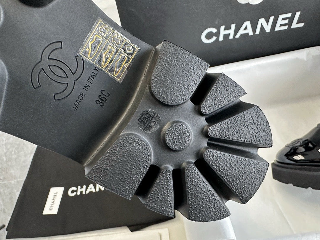 CHANEL 中筒馬丁靴 23C