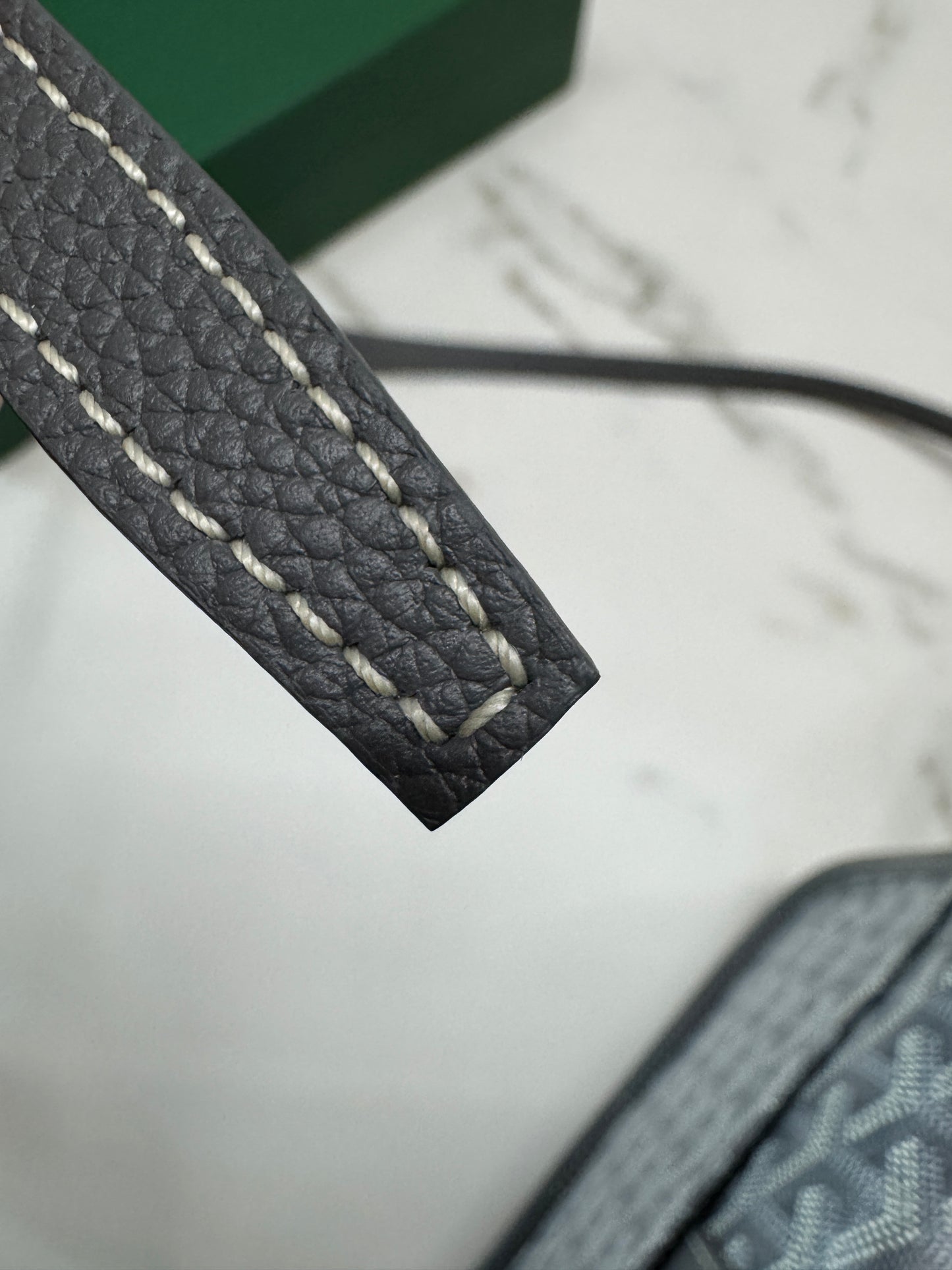 GOYARD Belvedere 郵差包 灰色 PM