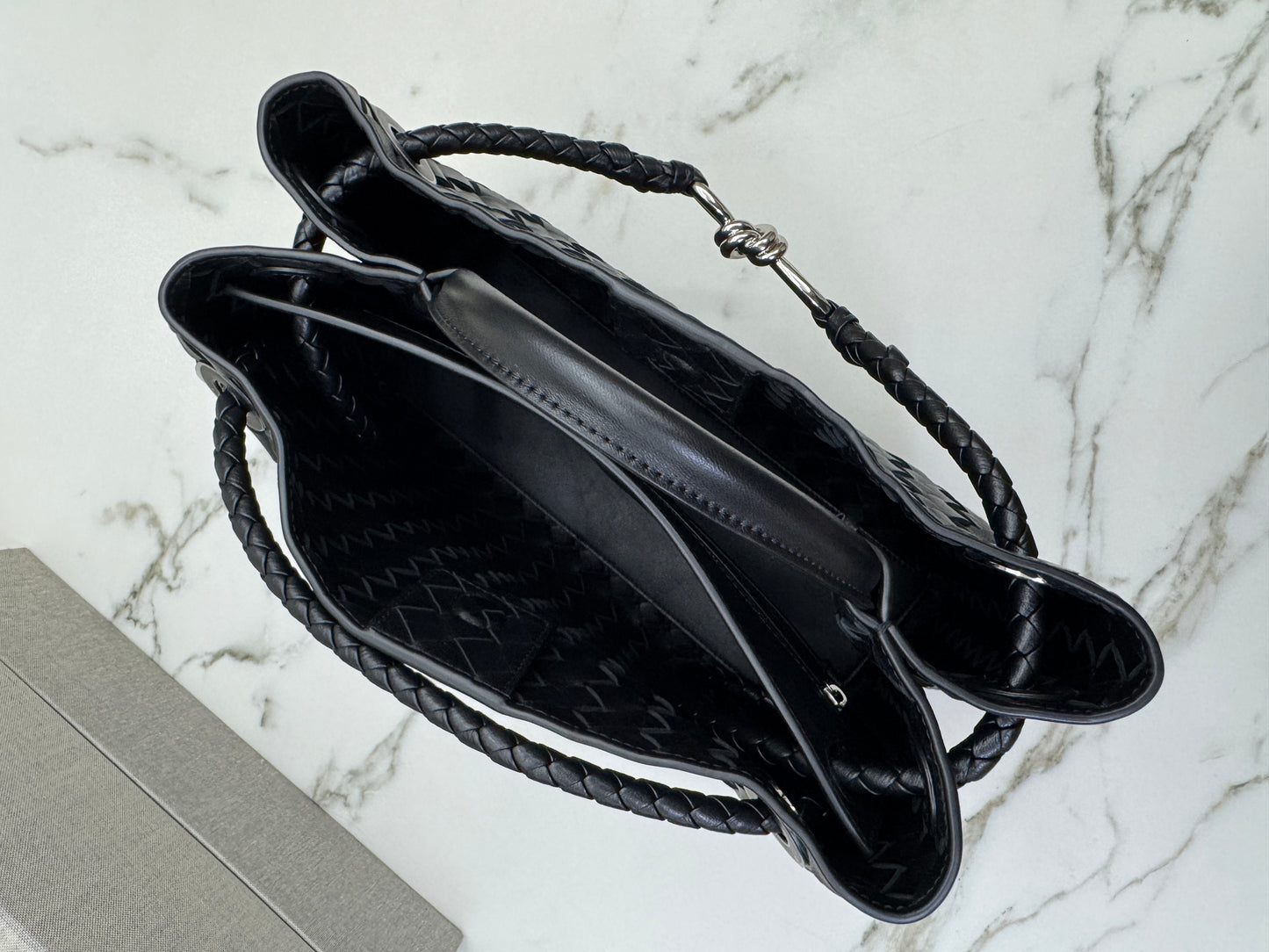 BV Andiamo Medium 黑銀