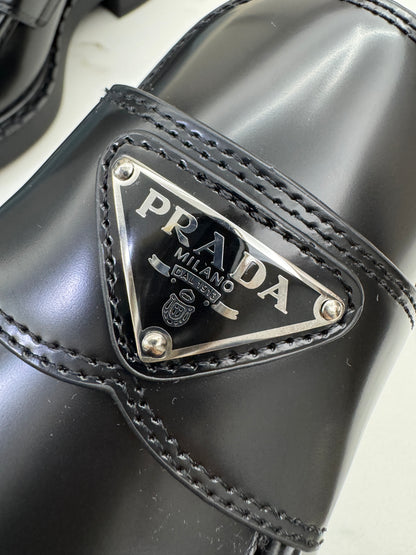 PRADA 光面皮革Loafers