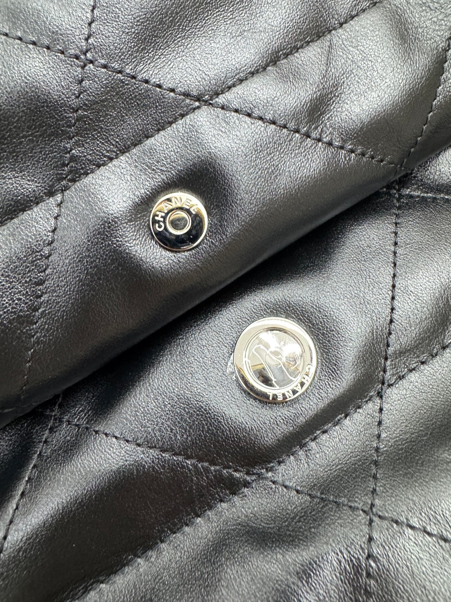 CHANEL 22Bag 黑銀 Small