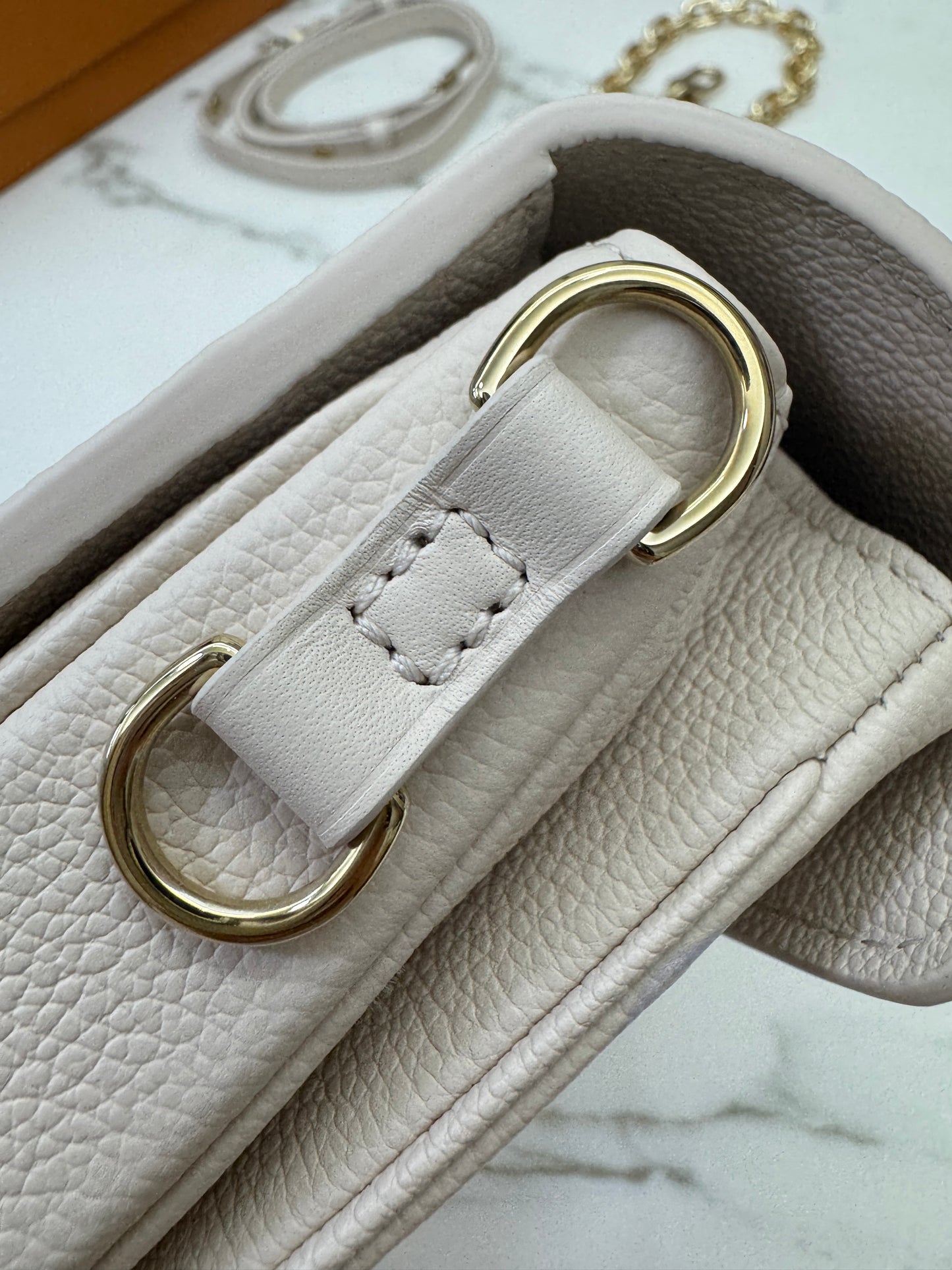 LV Pochette Metis East-West 漸變紫