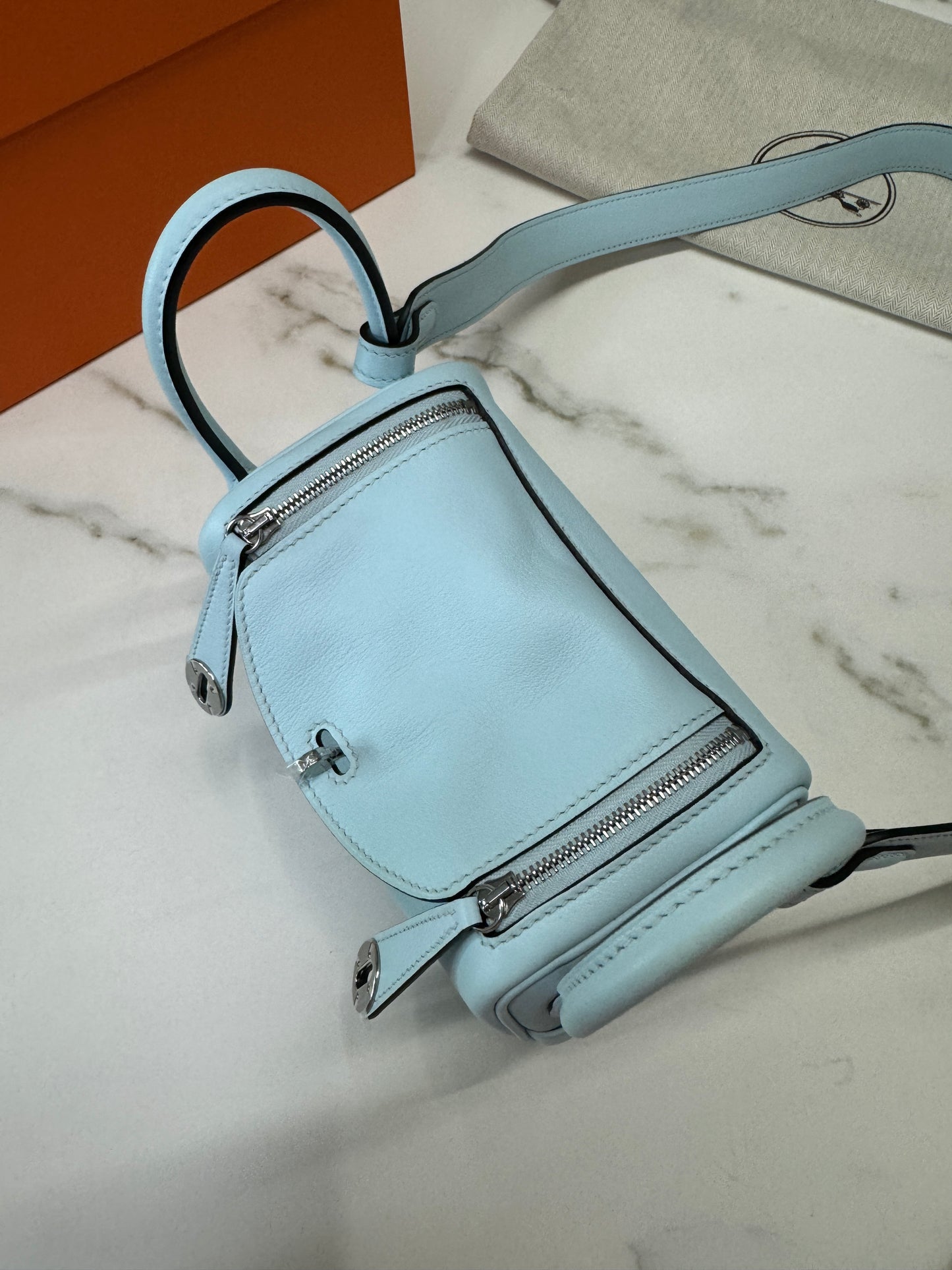HERMES Mini Lindy 霧霾藍T0 銀扣 swift