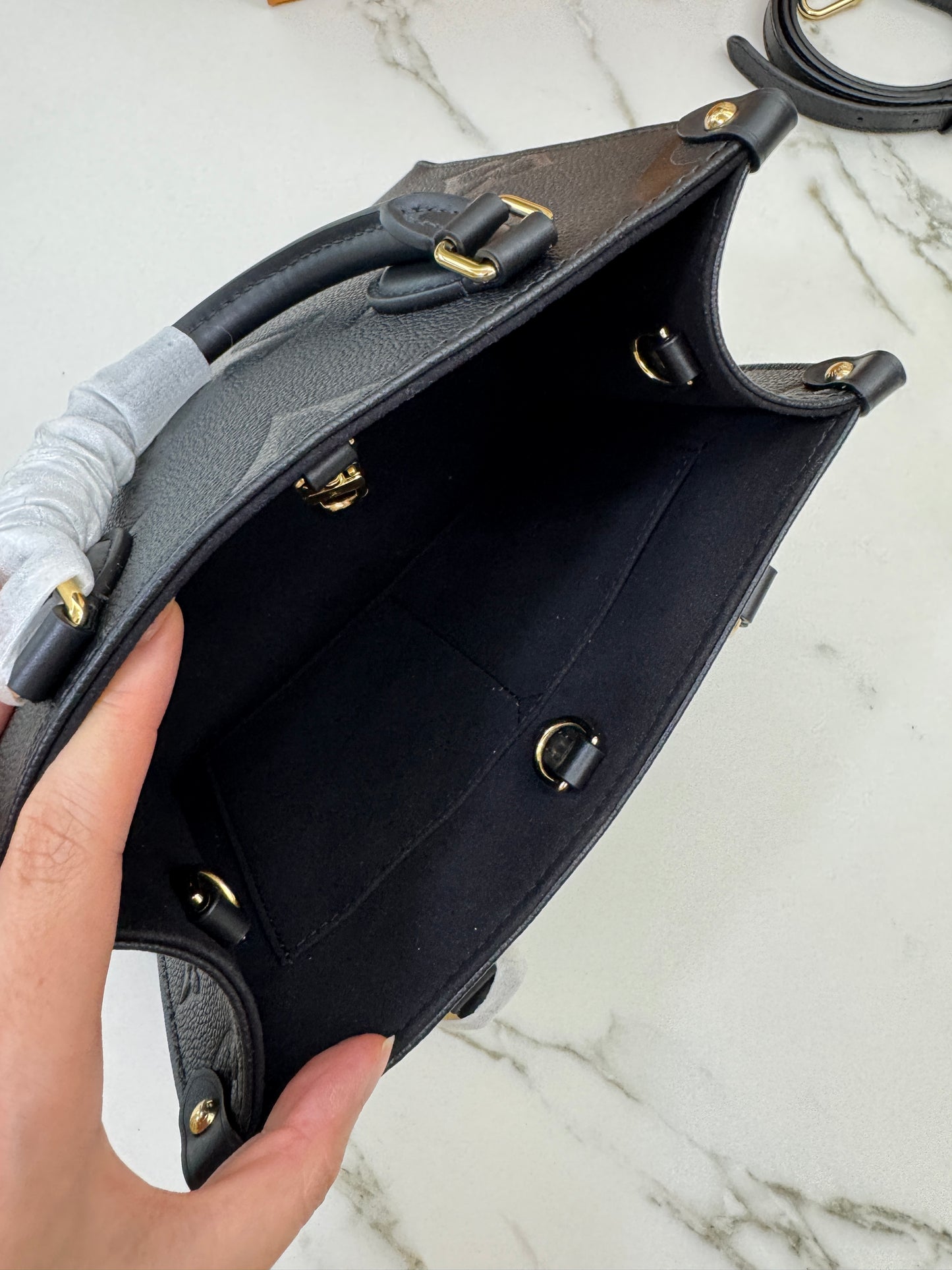 LV Onthego PM 黑色全皮