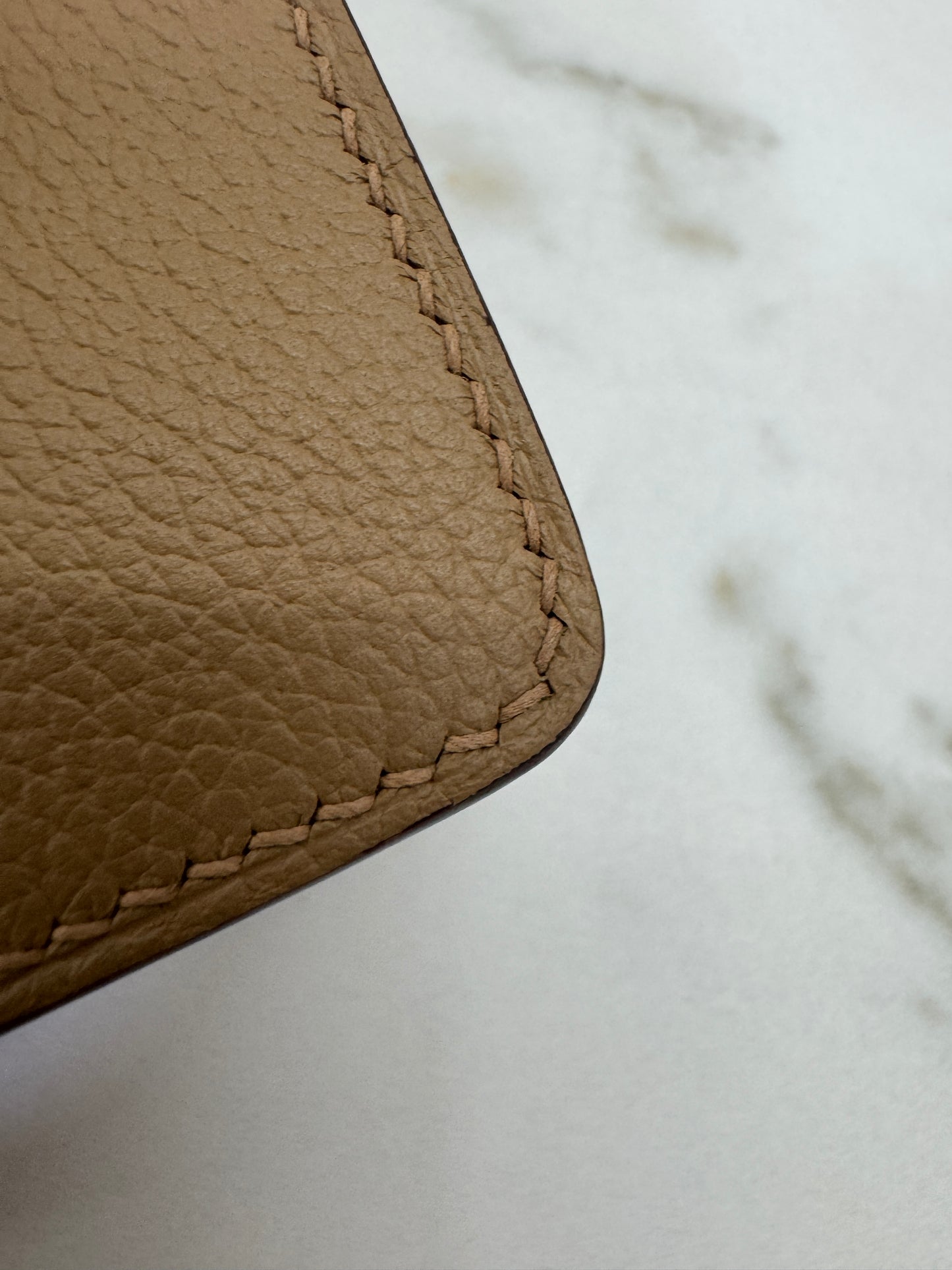 HERMES Roulis 19 奶茶色淺金扣 Chai Evercolor PBHW