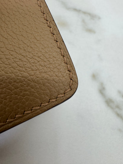 HERMES Roulis 19 奶茶色淺金扣 Chai Evercolor PBHW
