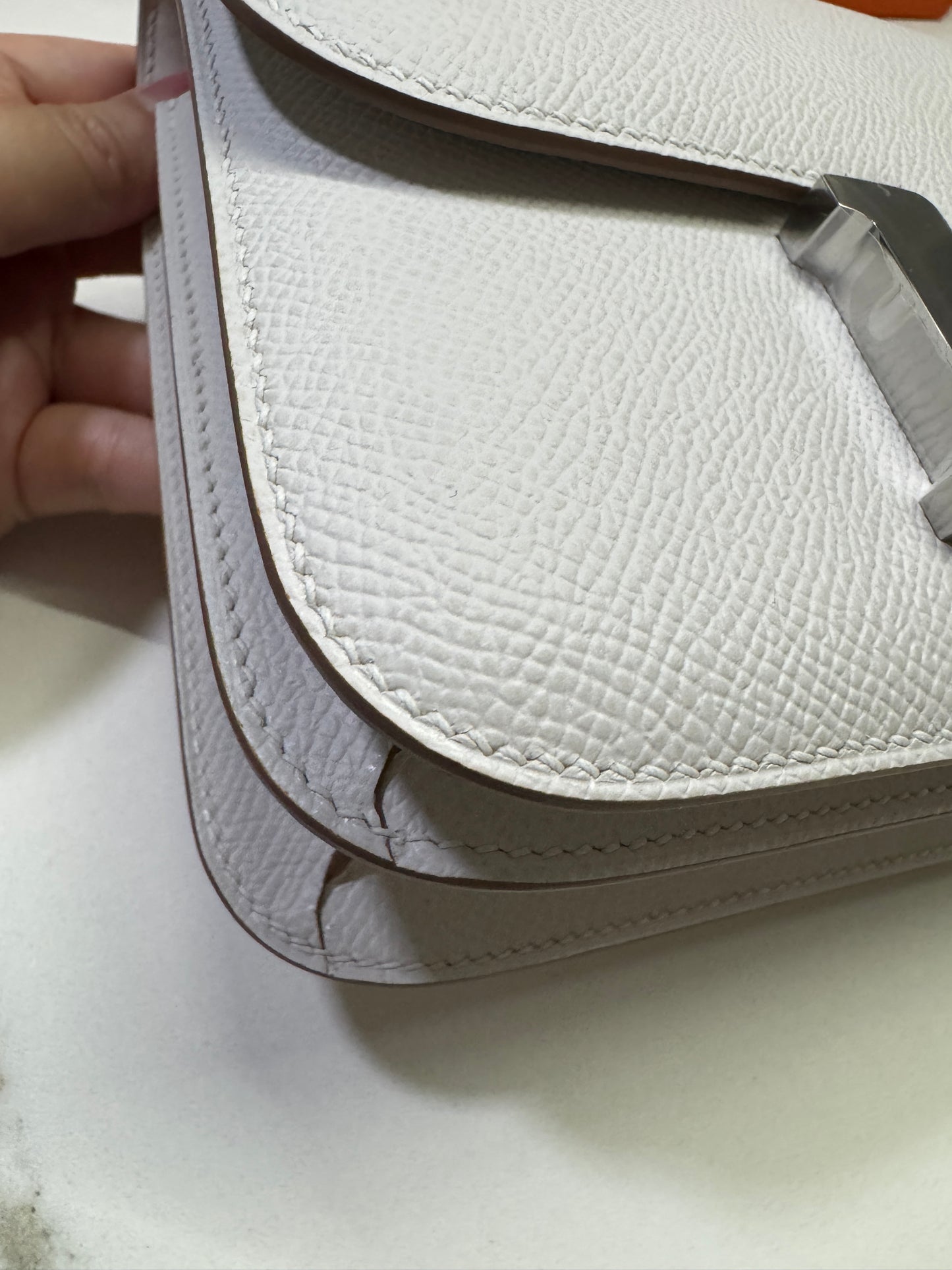 HERMES Mini Constance 奶灰色銀扣 Epsom M4 Gris Pale PHW