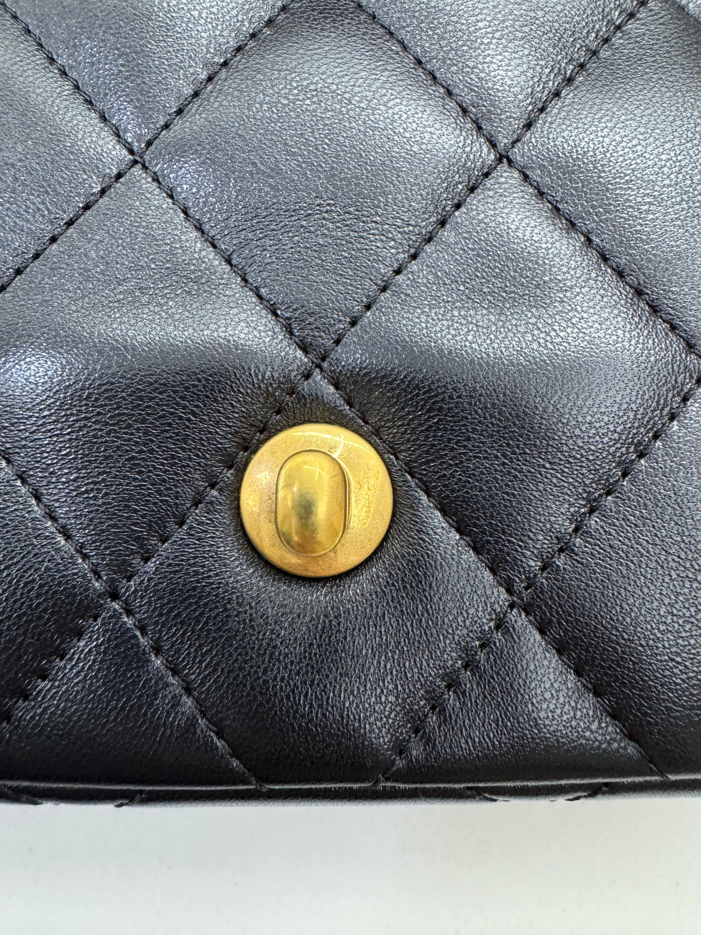 CHANEL 25P 愛心金球羊皮 黑色