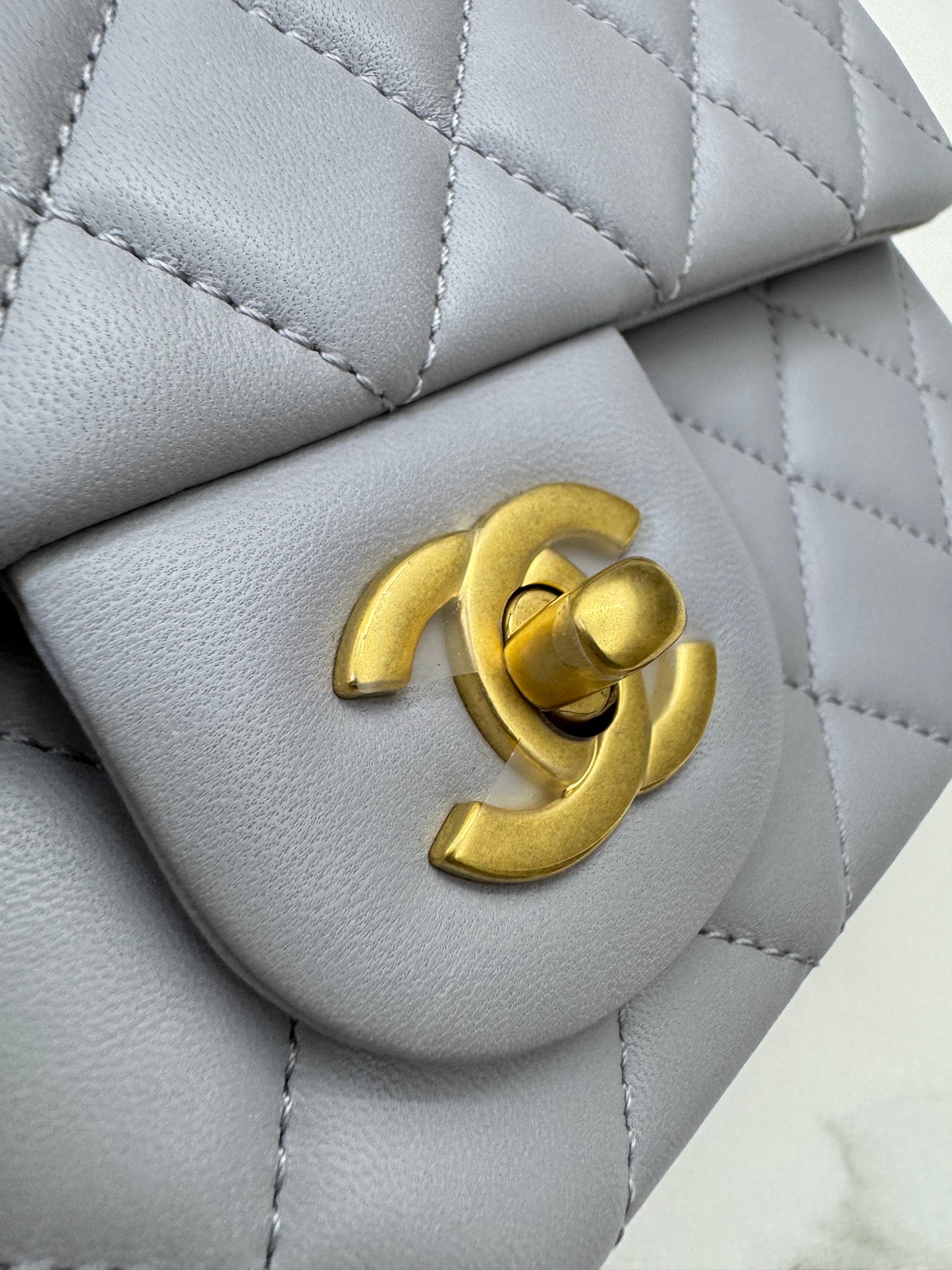 CHANEL Mini CF20 金球 淺灰色