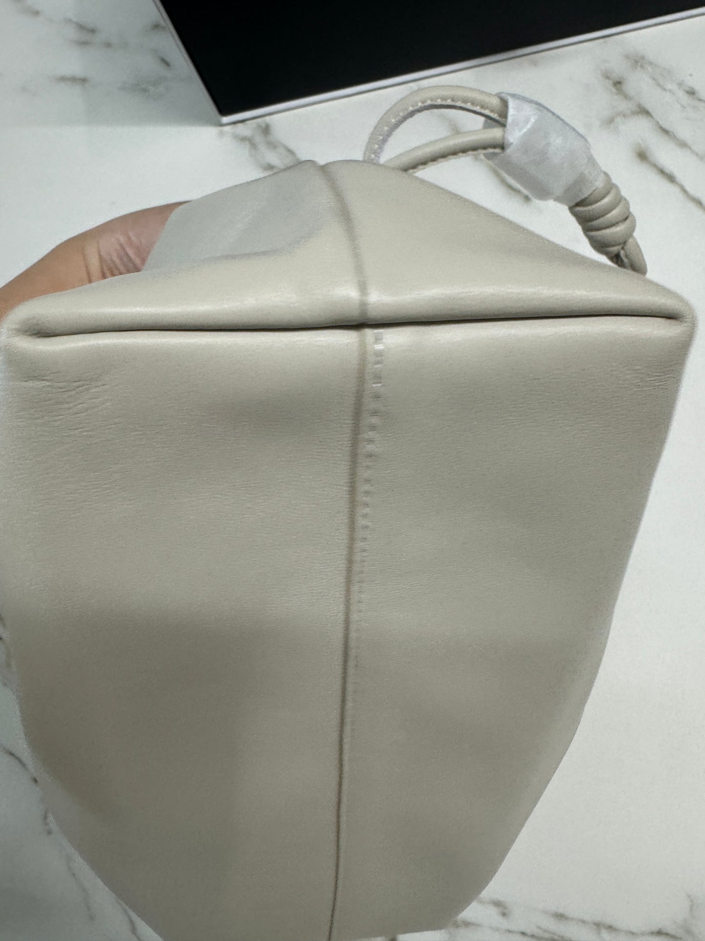 LOEWE Flamenco Purse 海鹽白 Medium Sea Salt