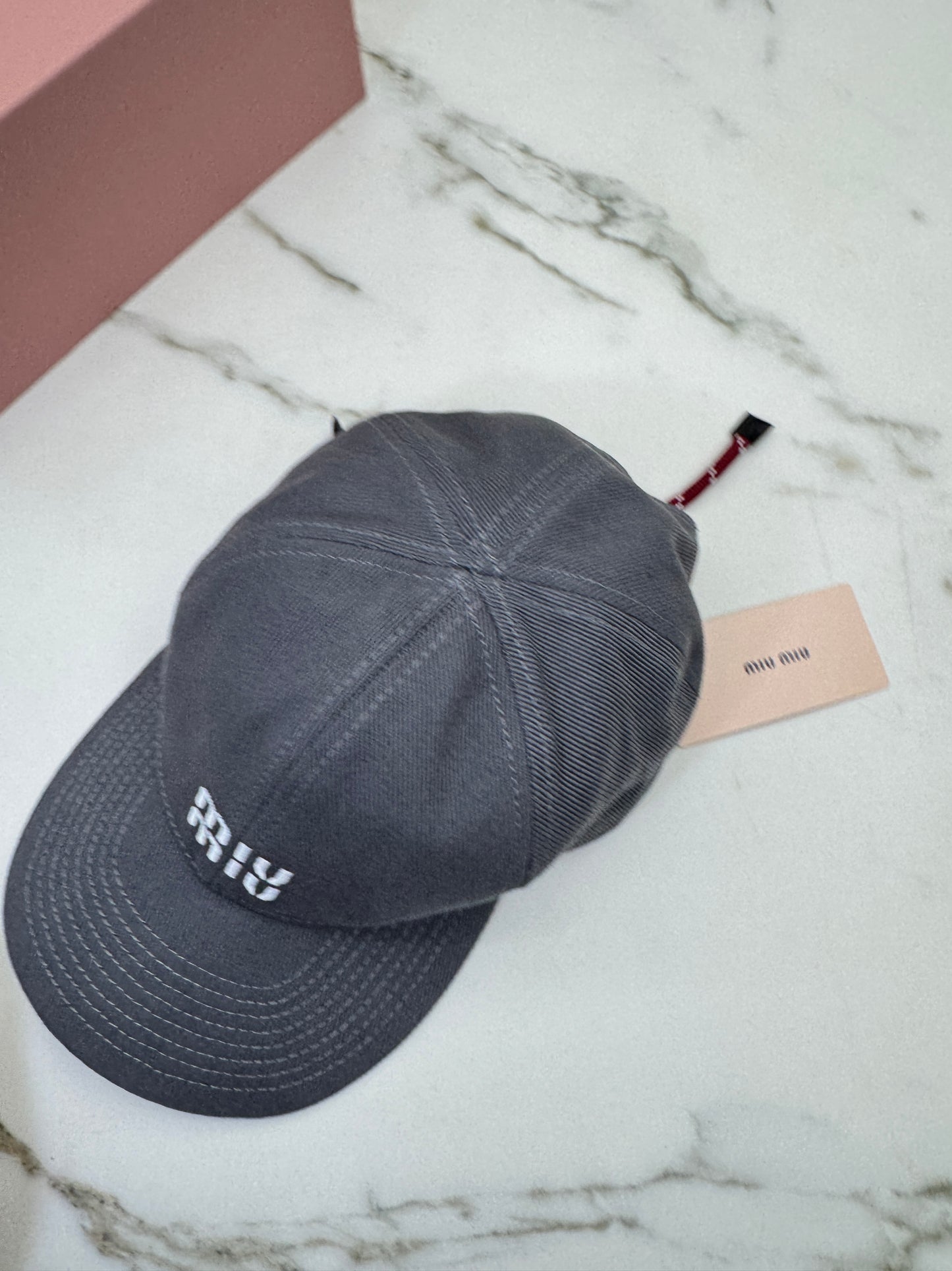 MIU MIU 深灰色 索繩鴨舌帽