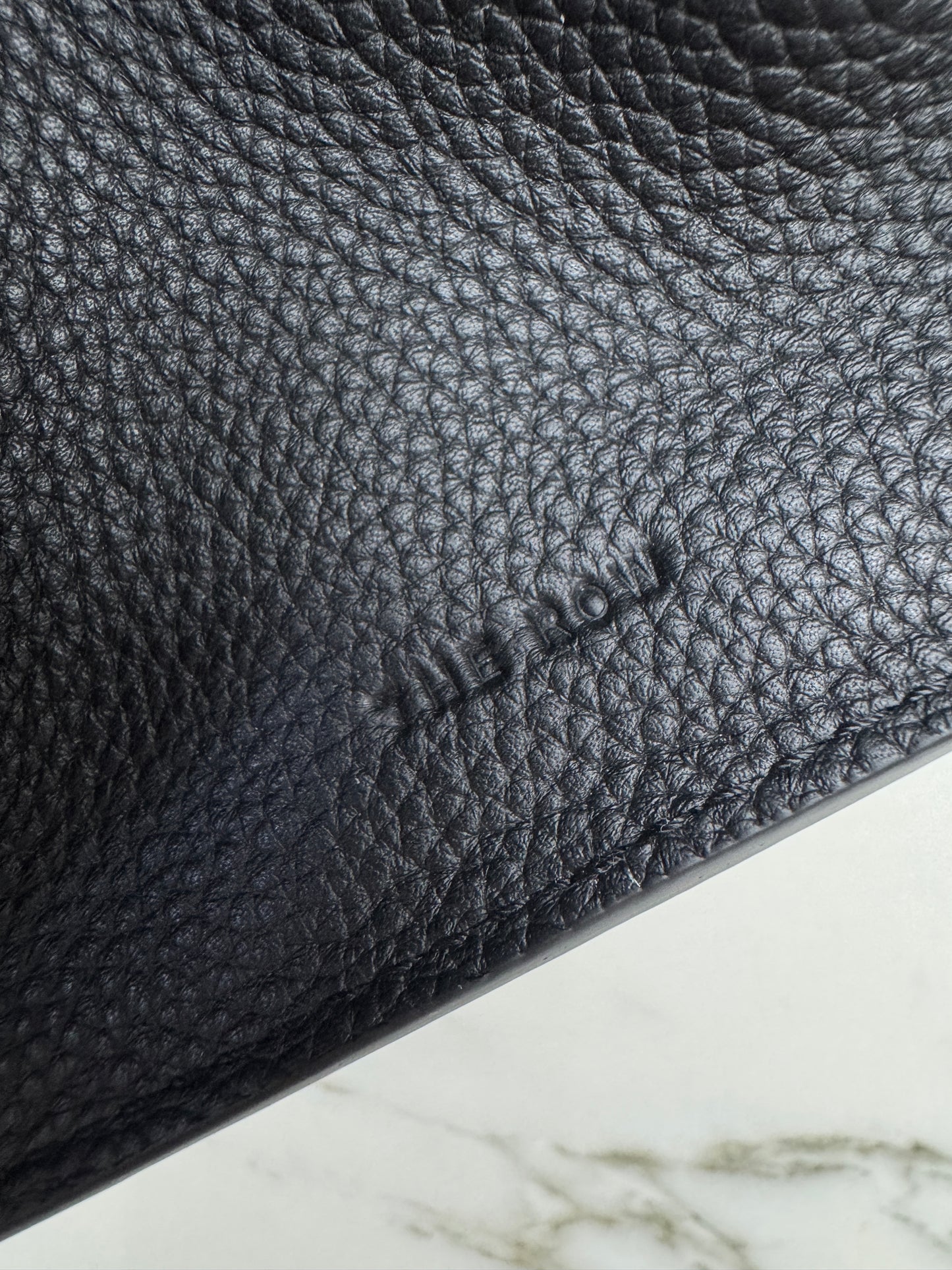 THE ROW Shoulder Marguax 12 黑色荔枝紋 Black Grained Calfskin