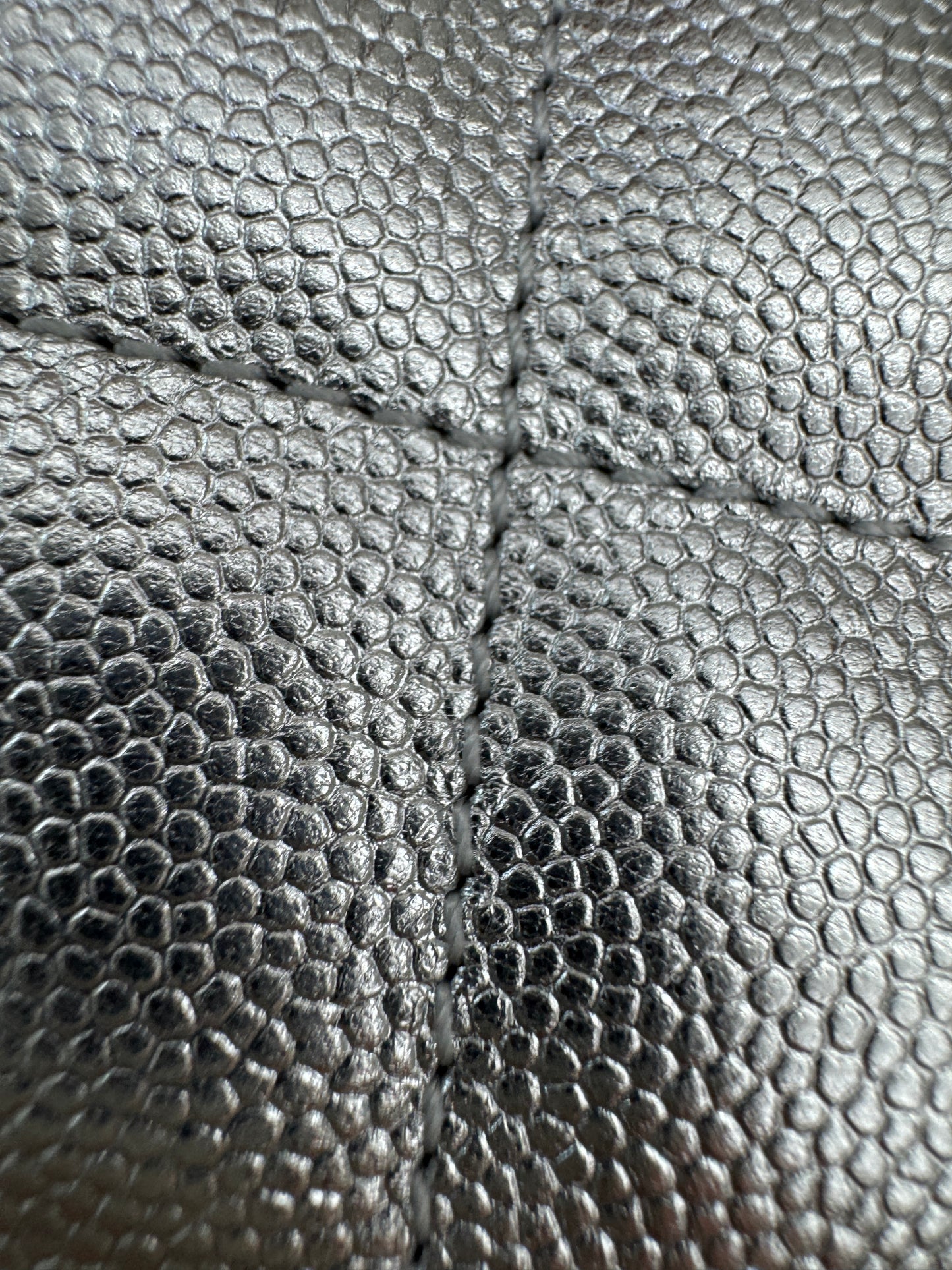 CHANEL Mini 25 Bag 銀色荔枝皮銀扣 Silver Caviar Calfskin PHW