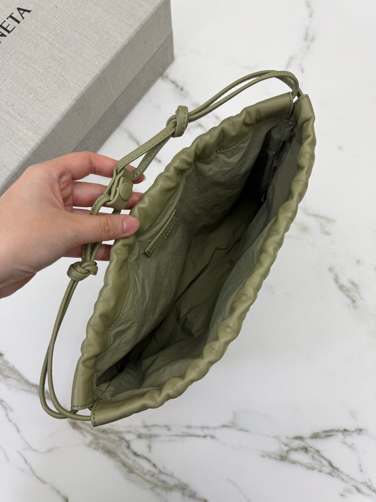 BV Dust Bag Medium 洞石綠 Travertine