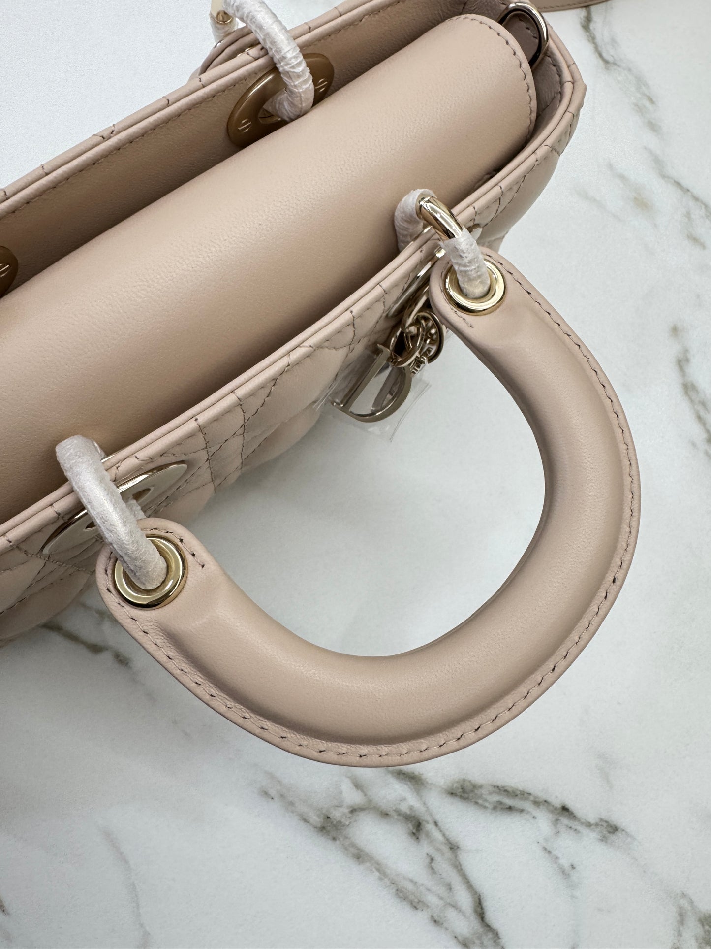 DIOR D-Joy Small 胭脂米 Powder Beige￼