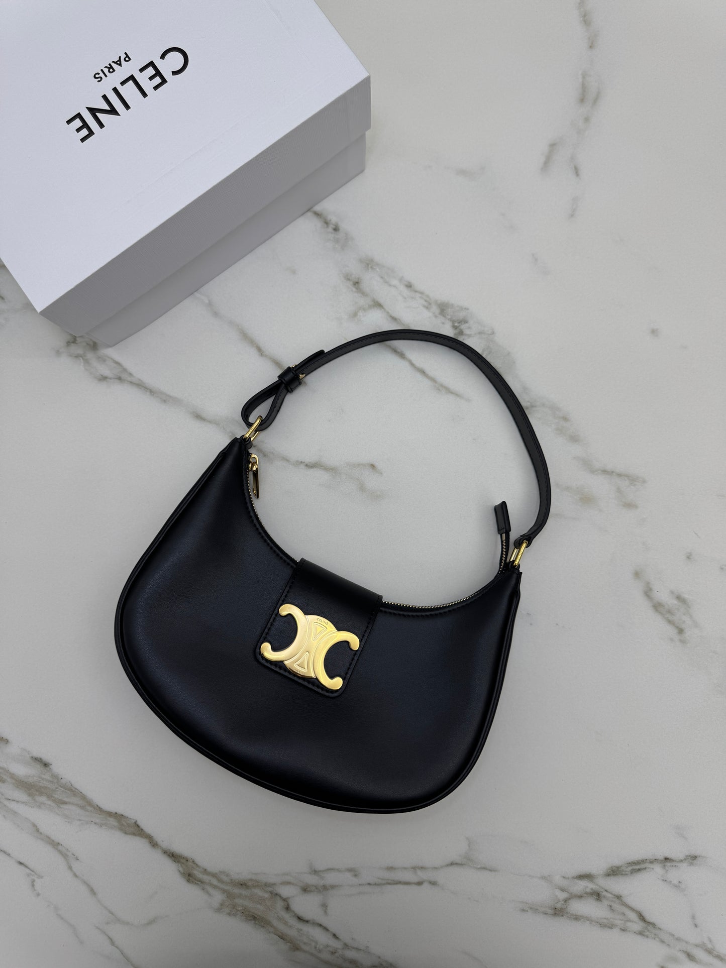 CELINE Ava Triomphe Hobo