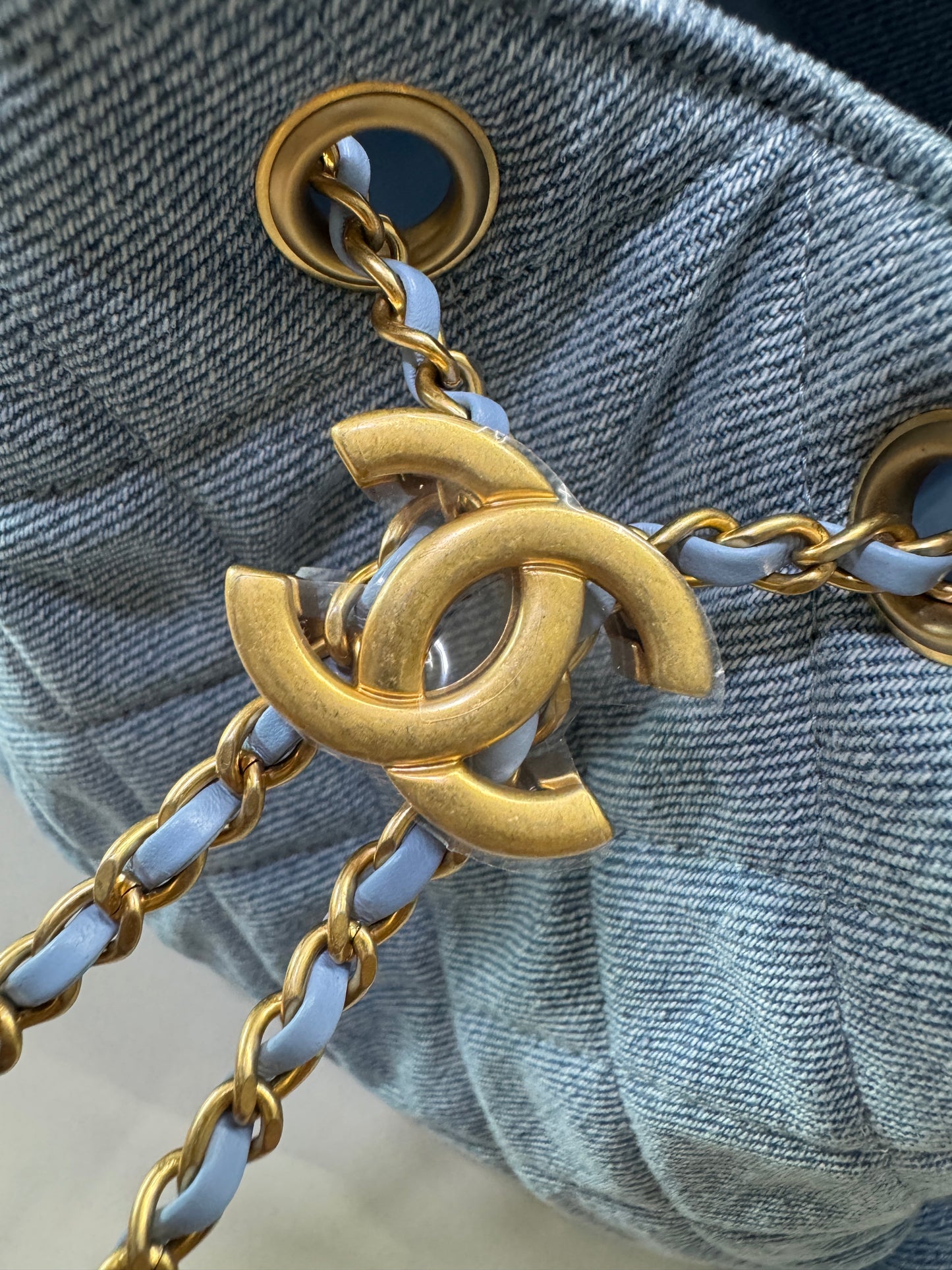 CHANEL 25 Bag 淺藍牛仔Small
