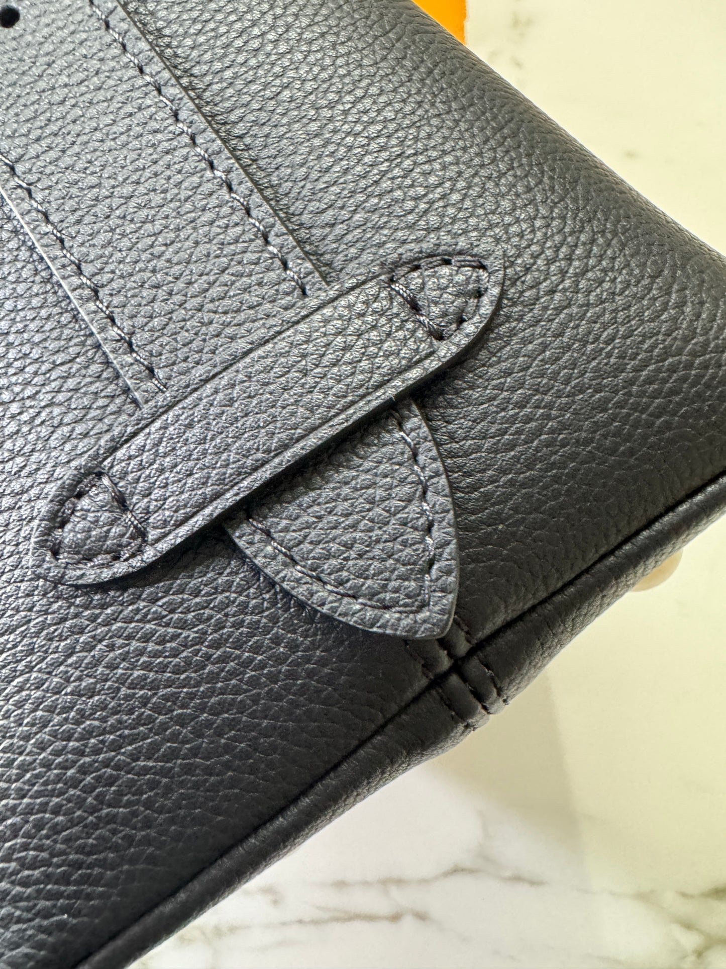 LV Low Key Hobo PM 黑色