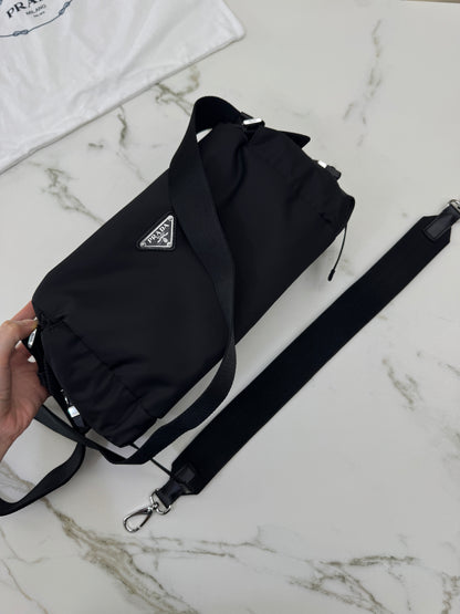 PRADA Explore 男裝 Re-nylon
