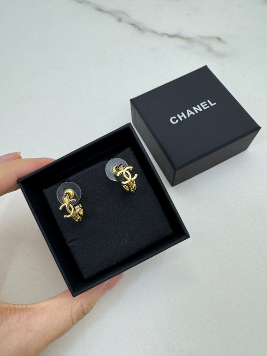 CHANEL 26P 菱格紋圈型耳環