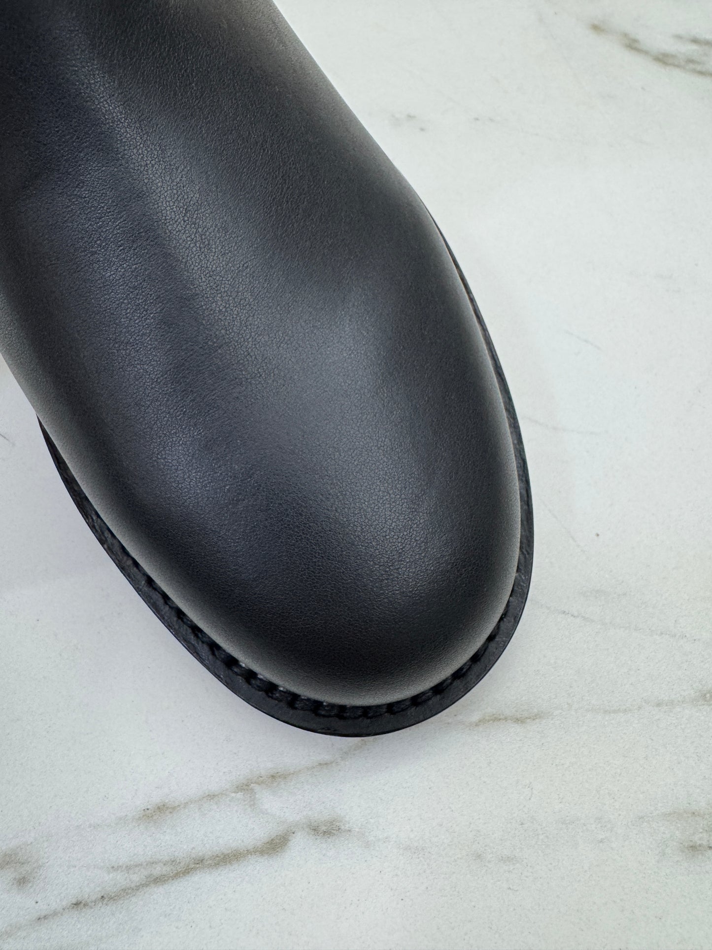 CHANEL 25B 四葉草鏈條短靴