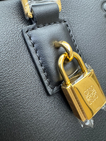 LOEWE Amazona 28 黑色