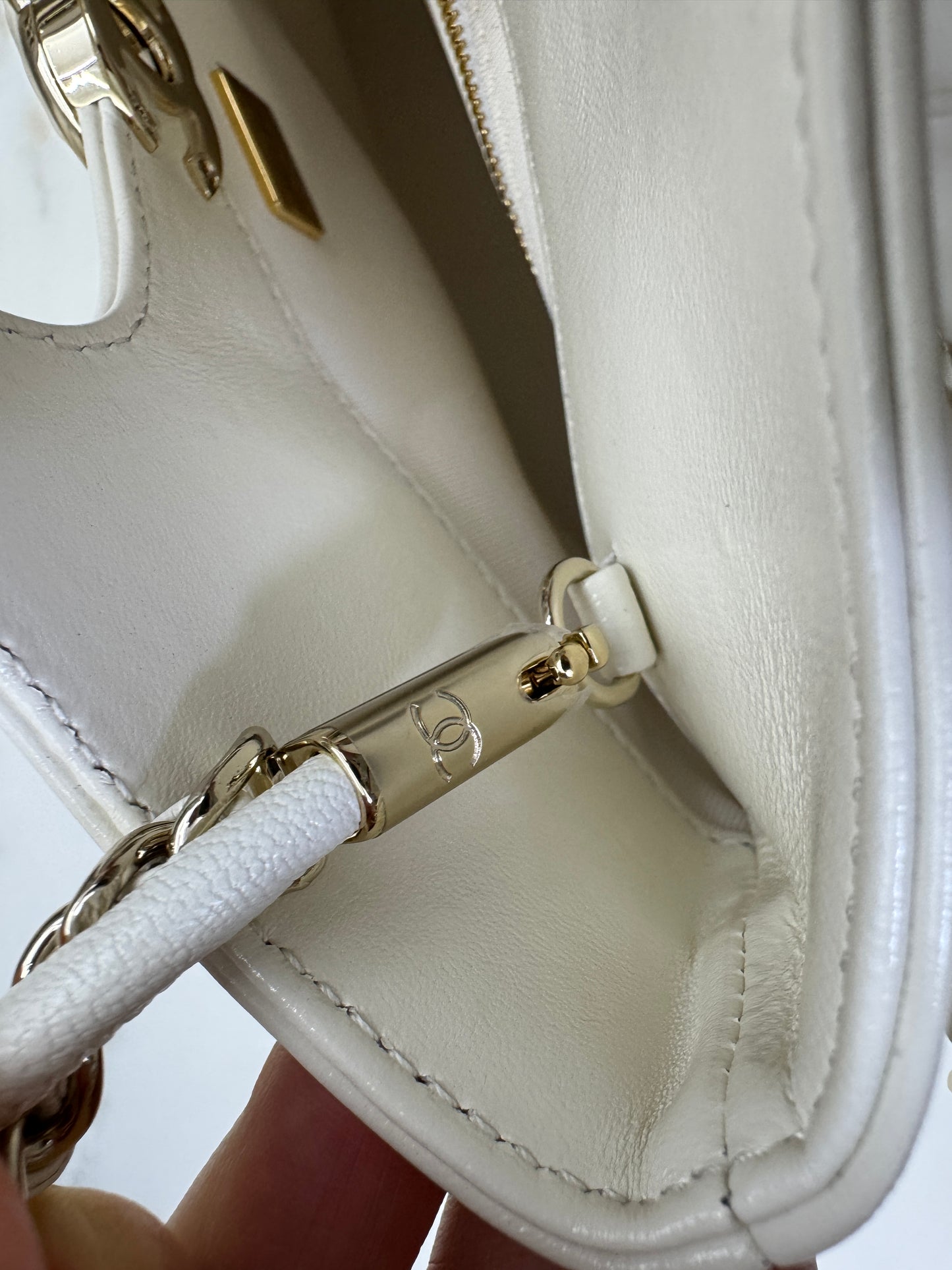 CHANEL Mini 31Bag 油蠟羊皮 白色 新版