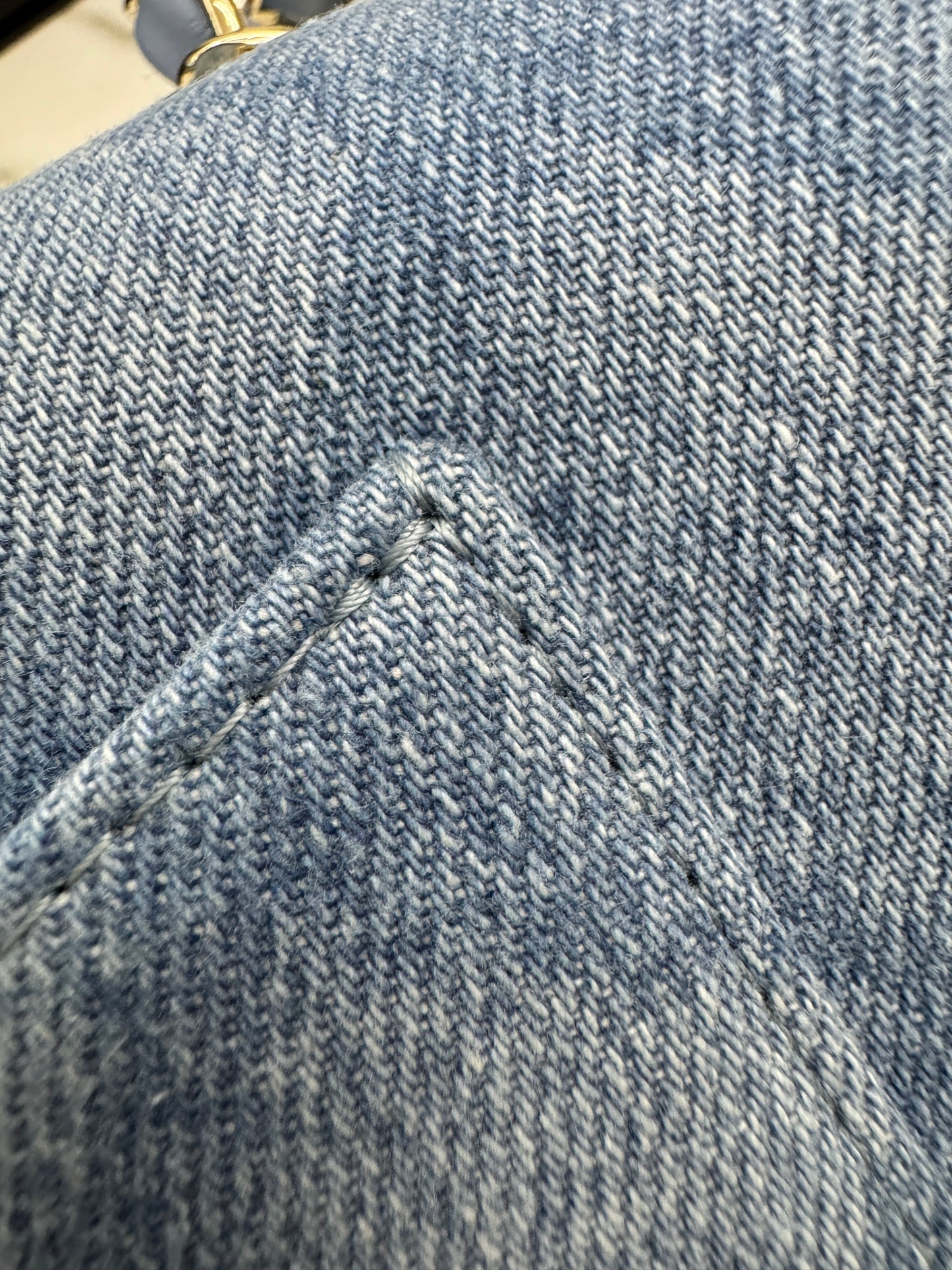 CHANEL 22B 淺藍牛仔 Mini CF20