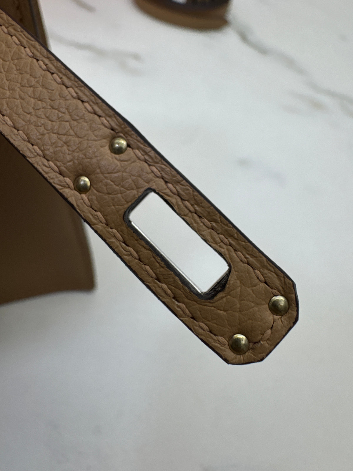 HERMES Kelly Danse 奶茶色銀扣 Chai Evercolor PHW