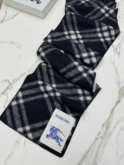 BURBERRY Check Wool Scarf 黑白色