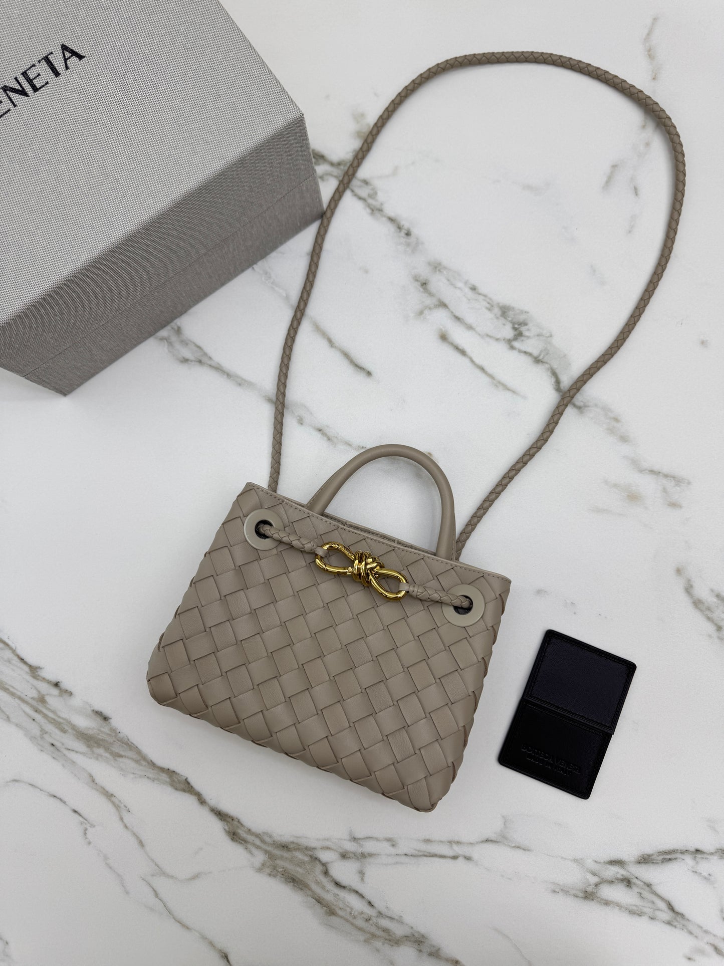 BV Andiamo Mini Ecru 淺米褐色