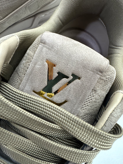 LV Trainer 大象灰 1AH618