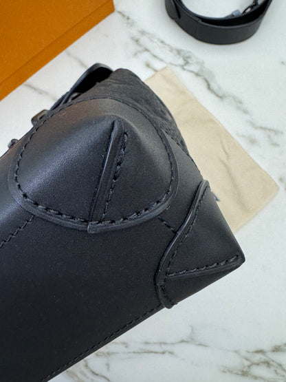 LV Steamer PM Ultra Black