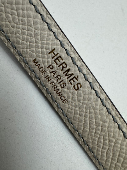HERMES Kelly 25 冰川藍拼奶昔白 Epsom 香檳金扣 8U Bleu Glacier/ 10 Craie PBHW
