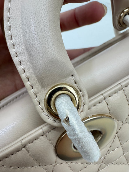 DIOR D-joy Mini 胭脂米 Powder Beige