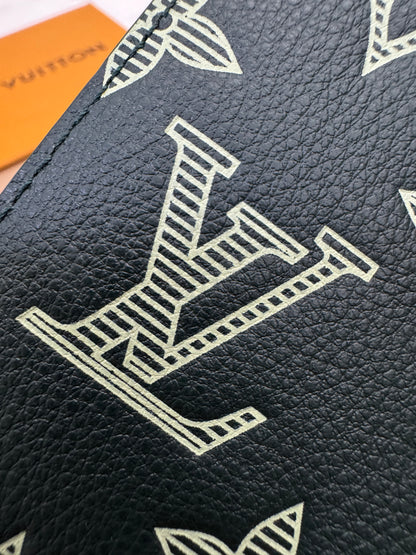 LV M27150 兩摺錢包 深綠色壓花