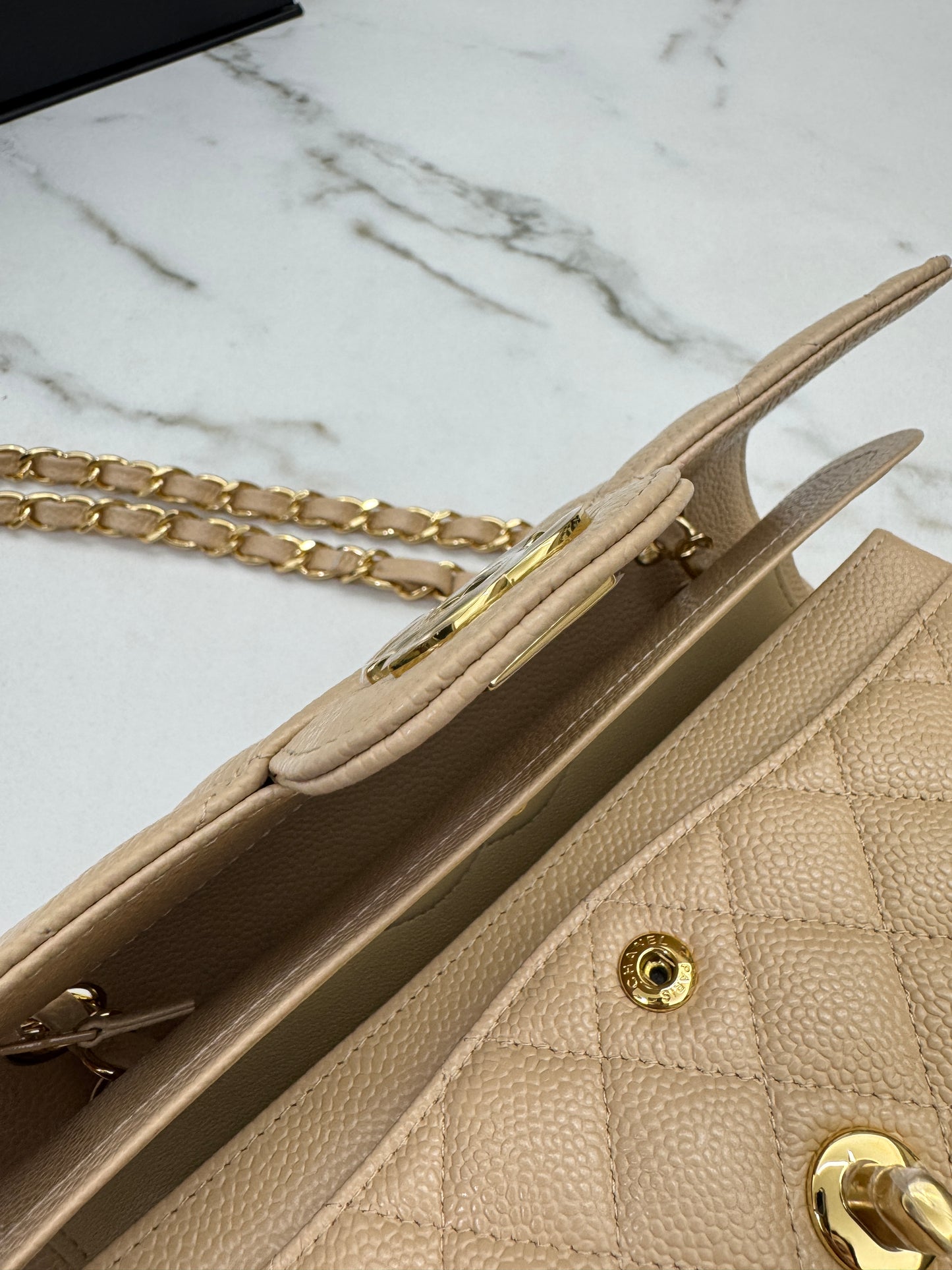 CHANEL CF23 Small 米杏色牛皮金扣 Beige Caviar Calfskin GHW