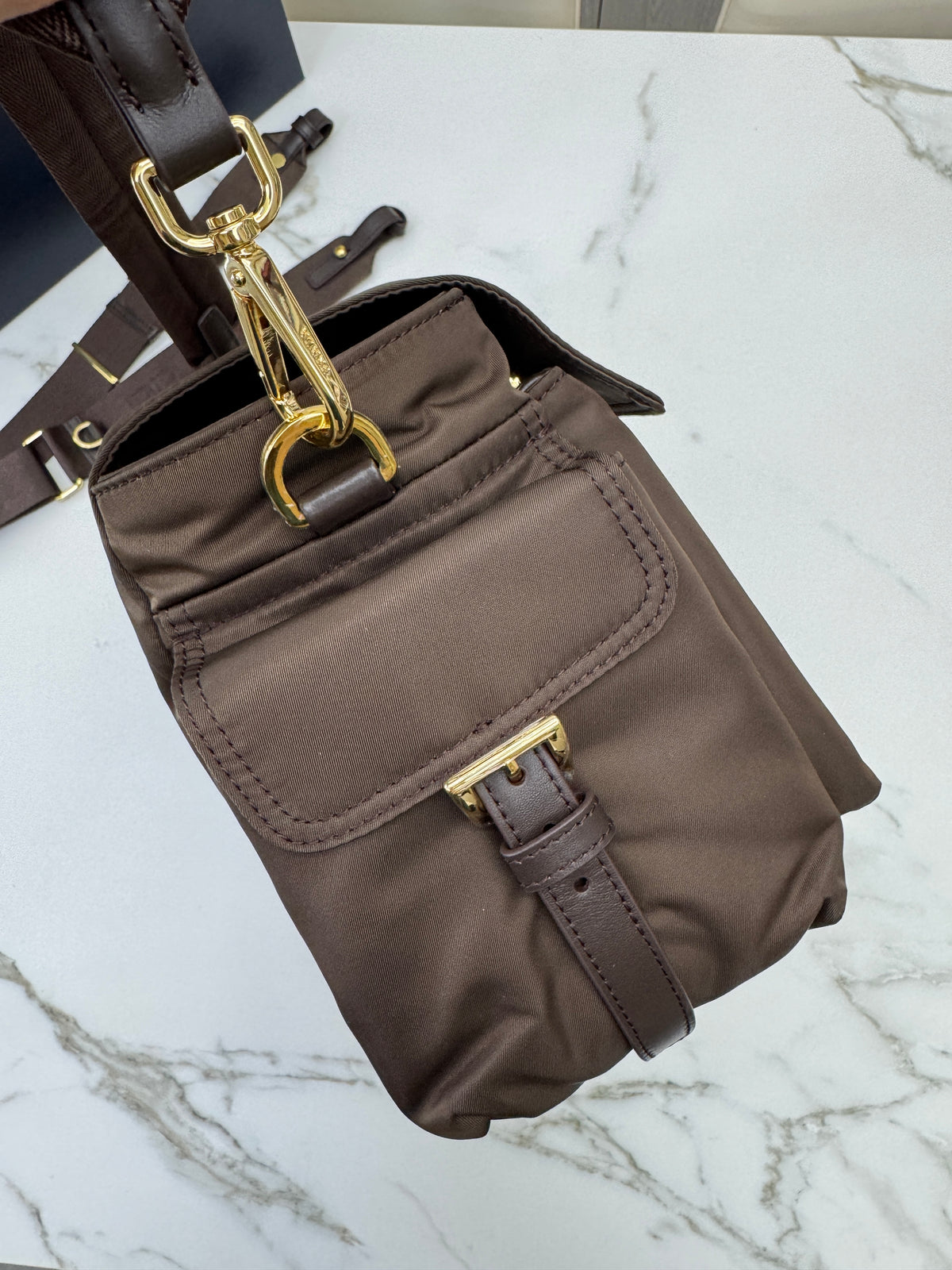 PRADA Re-nylon Explore Large 深棕色