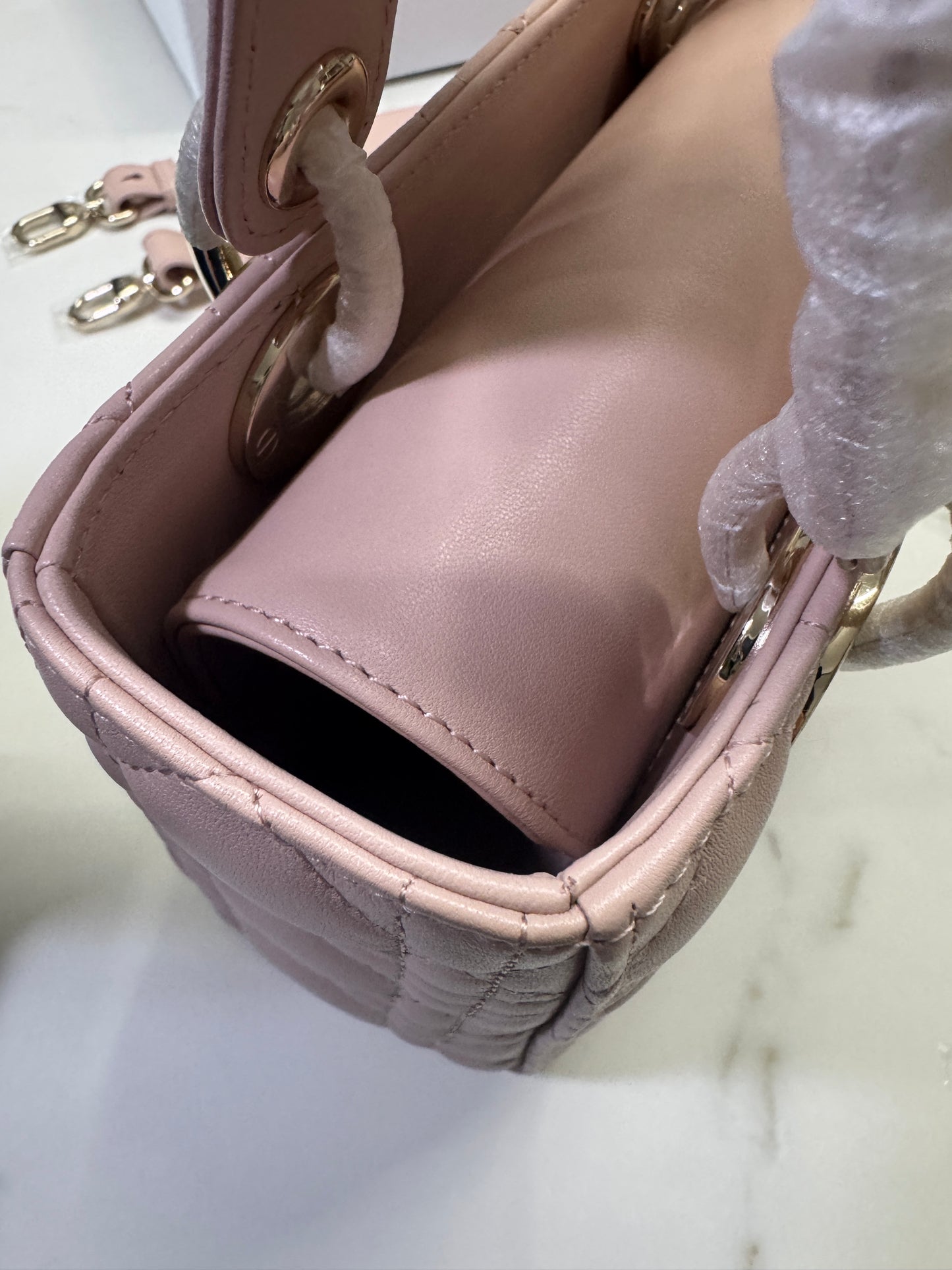 DIOR Lady Dior Small 胭脂粉