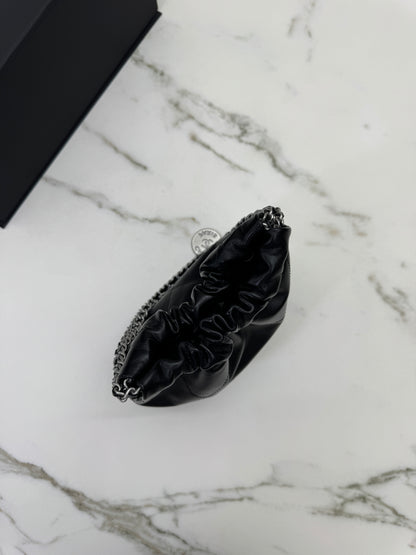 CHANEL Mini 22 Bag 黑銀 【同步最新磁吸扣版】